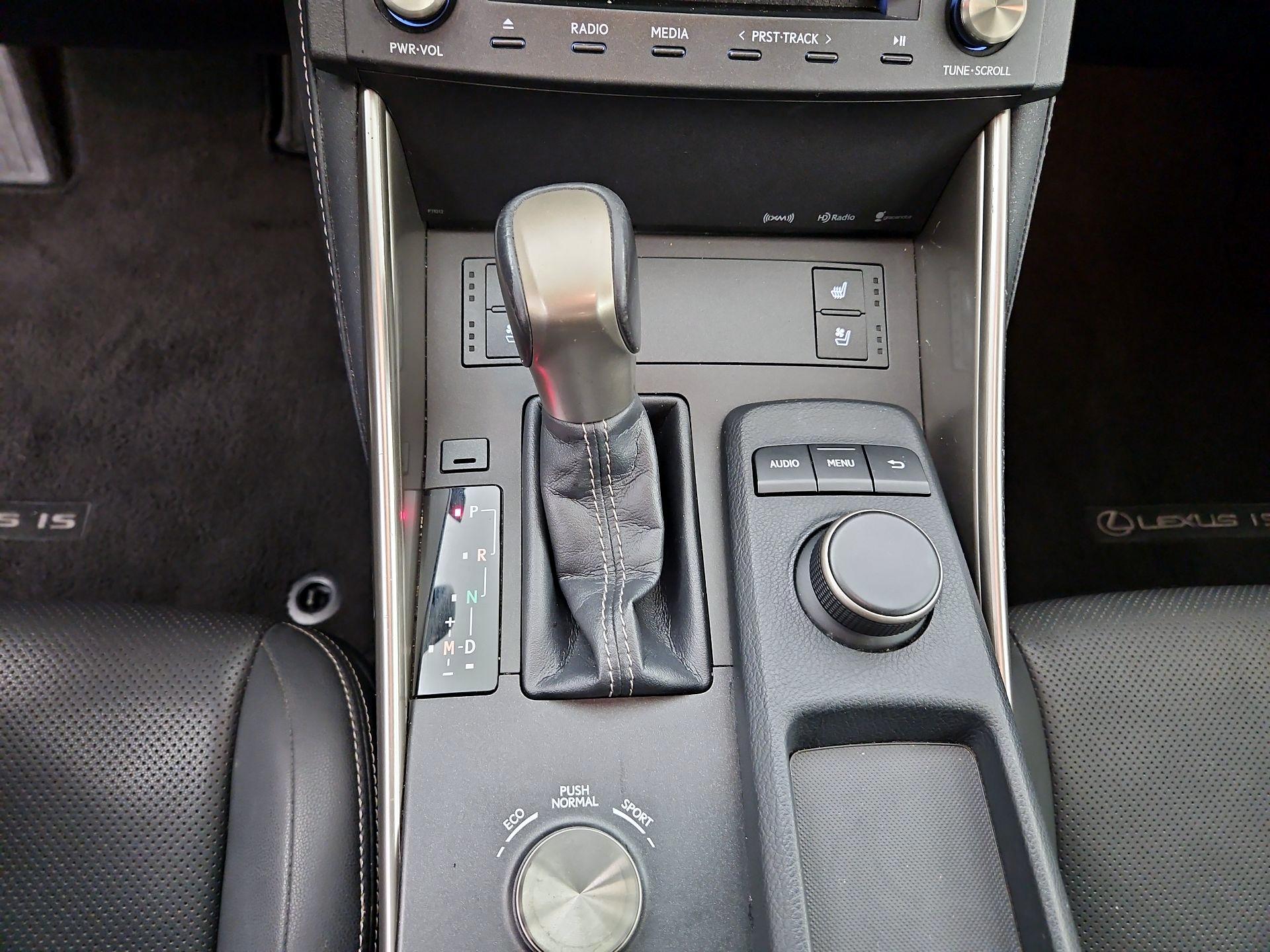 Thumbnail: 2015 Lexus IS - 17