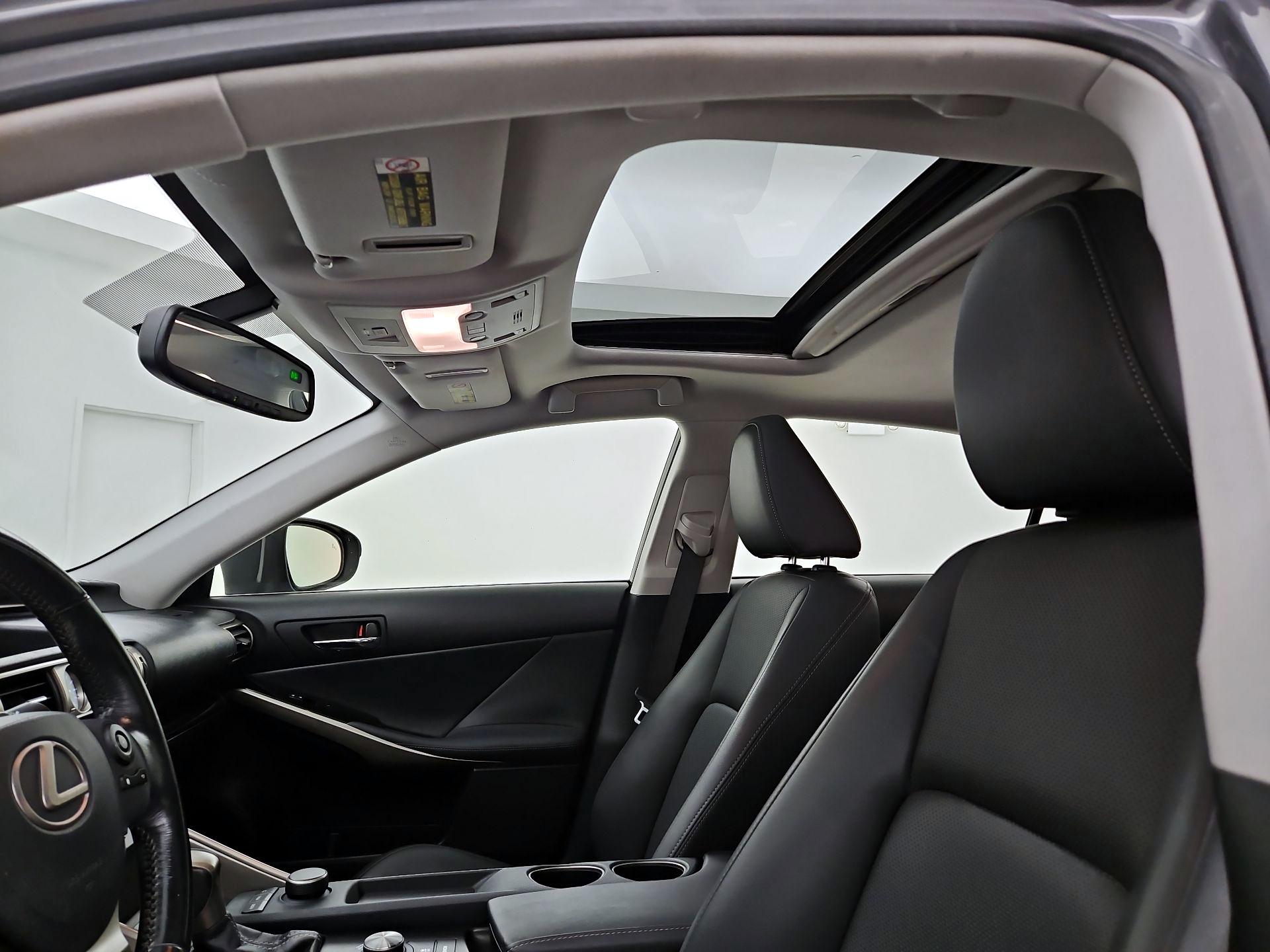 Thumbnail: 2015 Lexus IS - 19