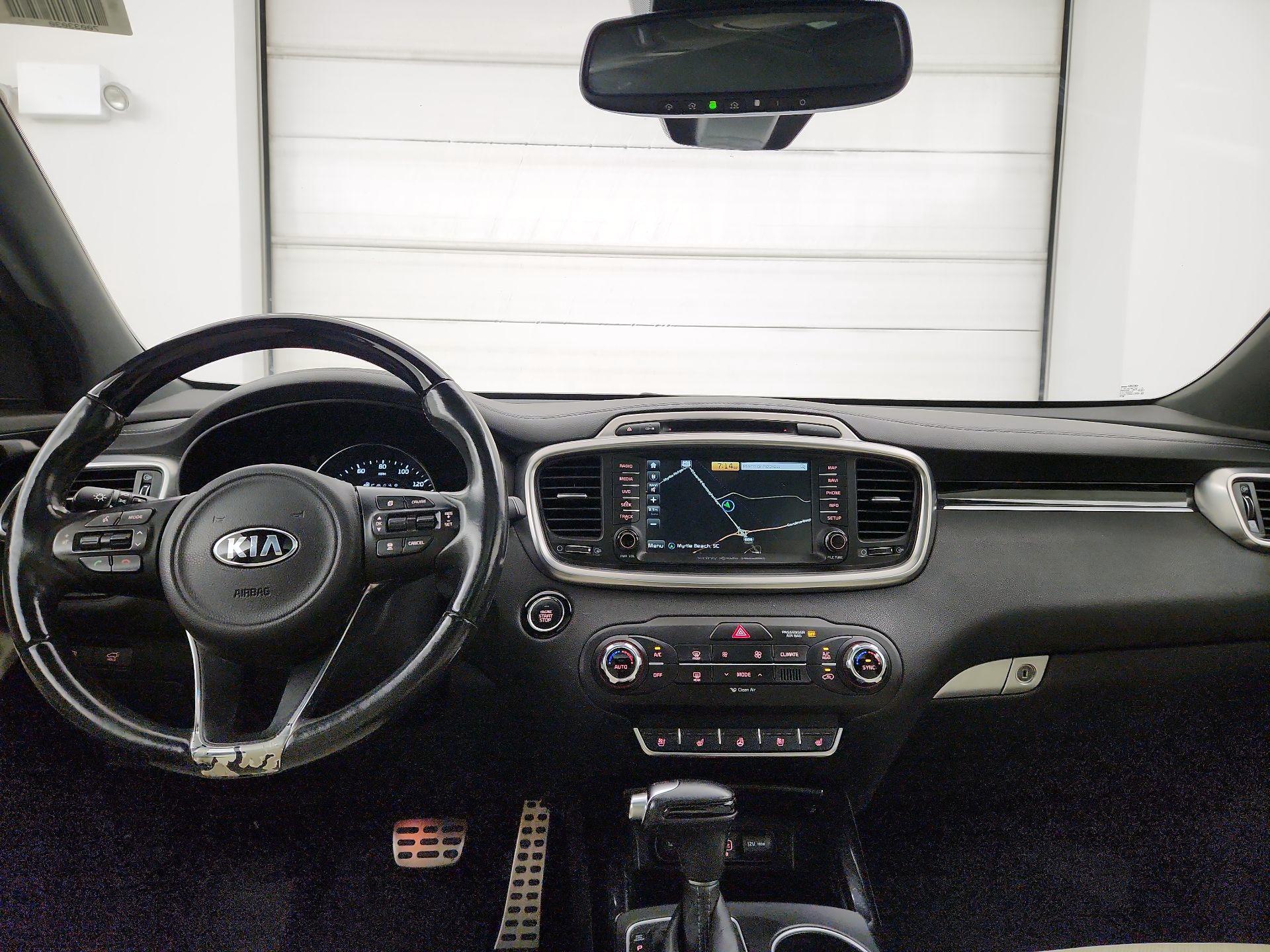 Thumbnail: 2016 Kia Sorento - 9