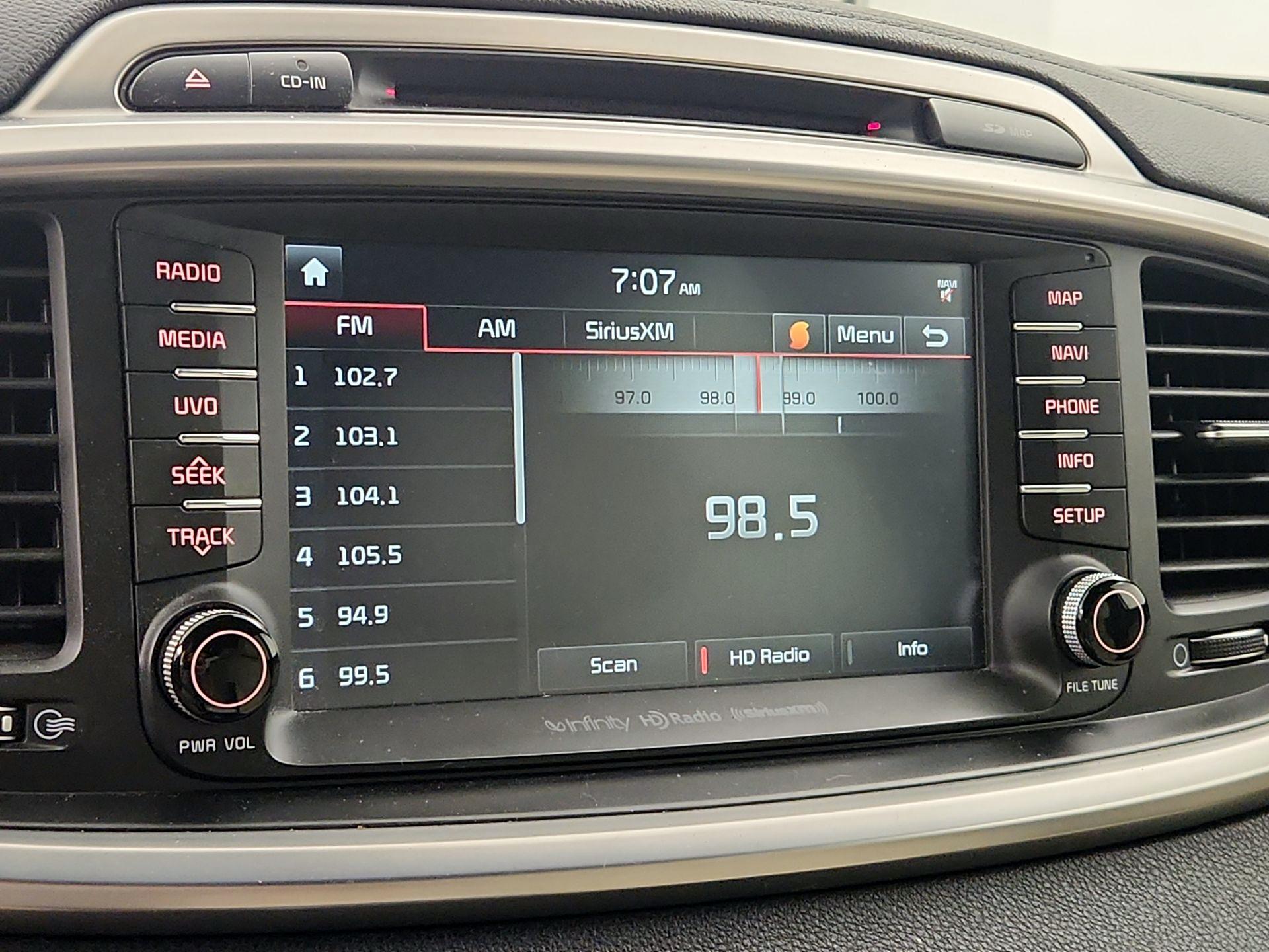 Thumbnail: 2016 Kia Sorento - 16