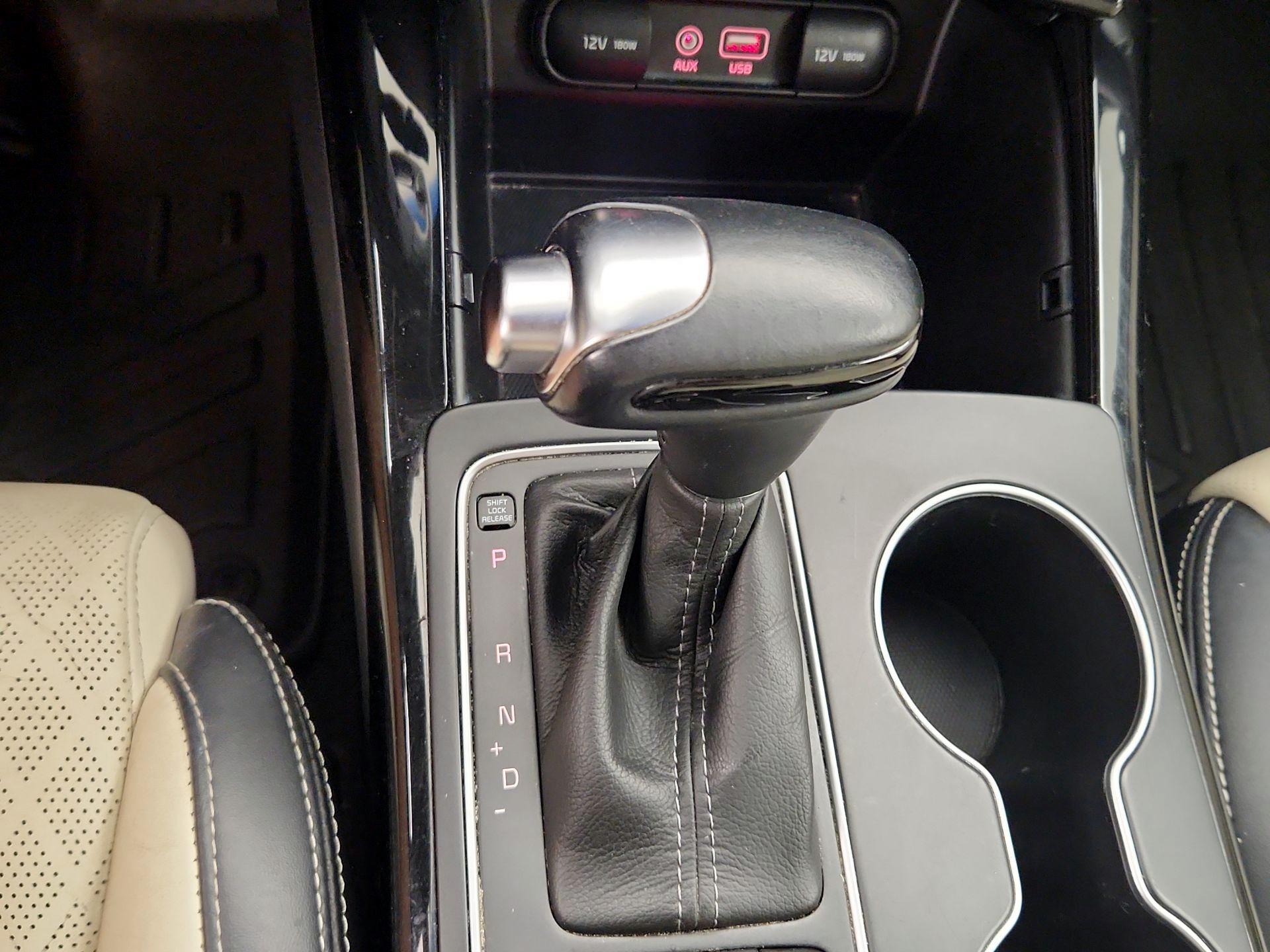 Thumbnail: 2016 Kia Sorento - 18