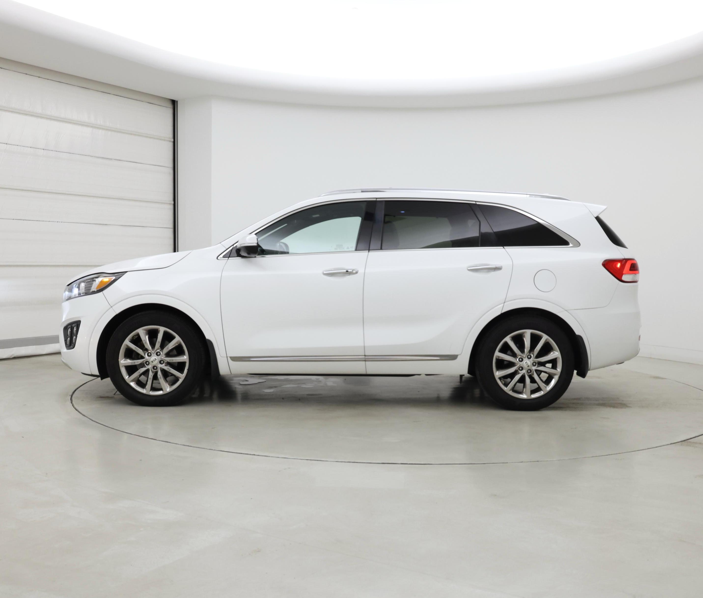 Thumbnail: 2016 Kia Sorento - 3