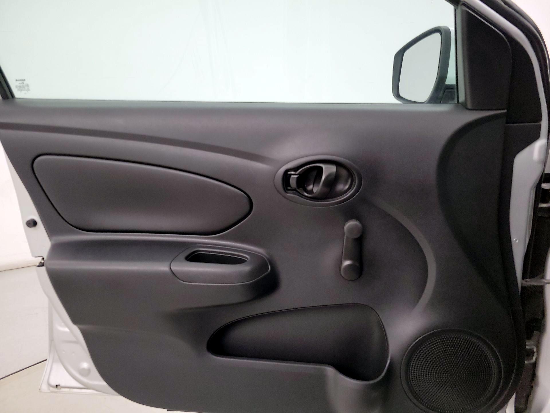 Thumbnail: 2016 Nissan Versa - 12