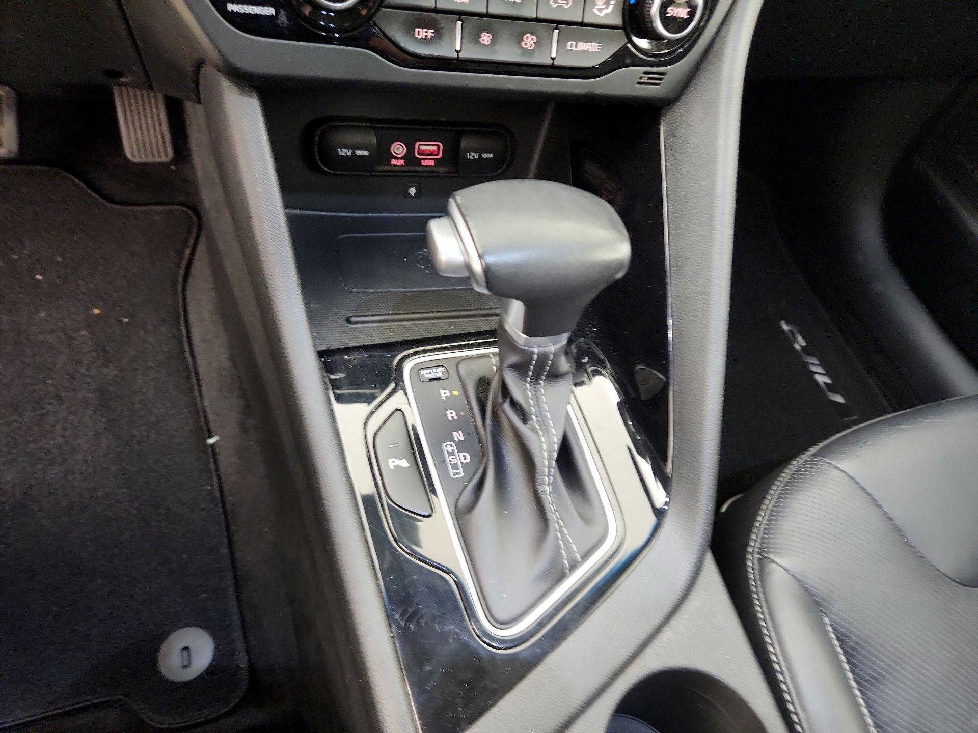 Thumbnail: 2018 Kia Niro - 17