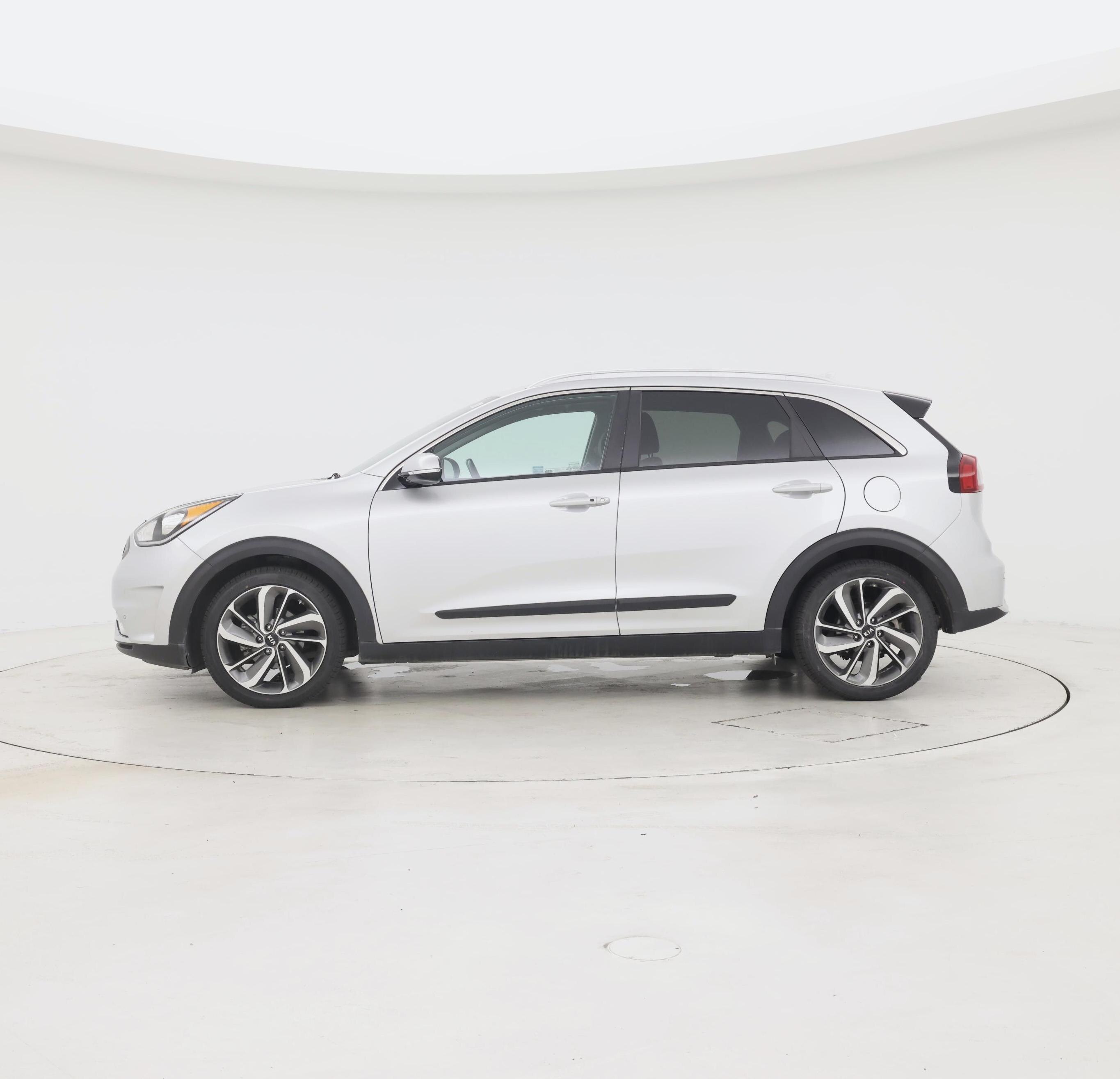Thumbnail: 2018 Kia Niro - 3