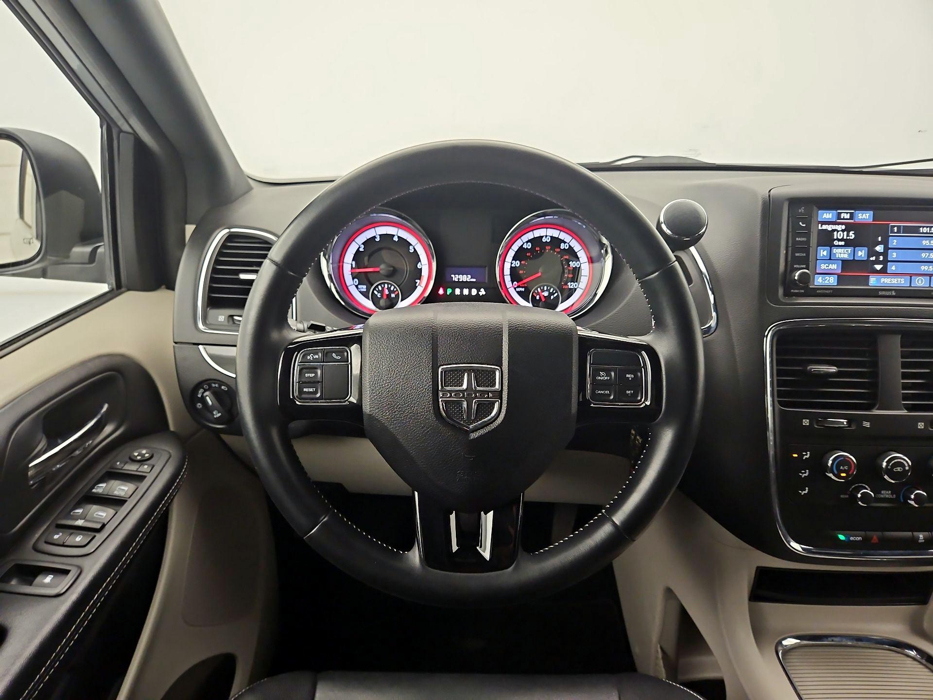 Thumbnail: 2017 Dodge Grand Caravan - 10