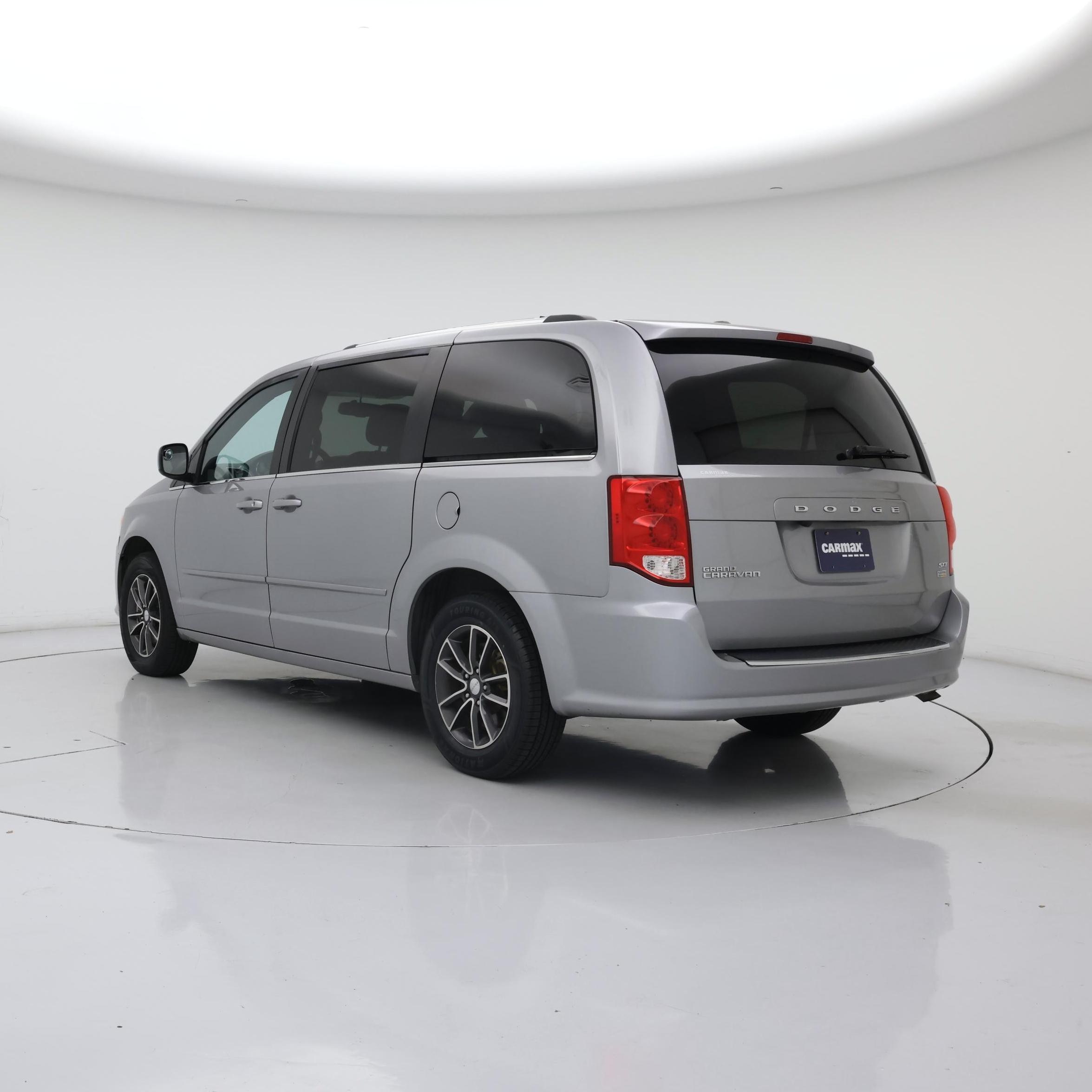 Thumbnail: 2017 Dodge Grand Caravan - 2