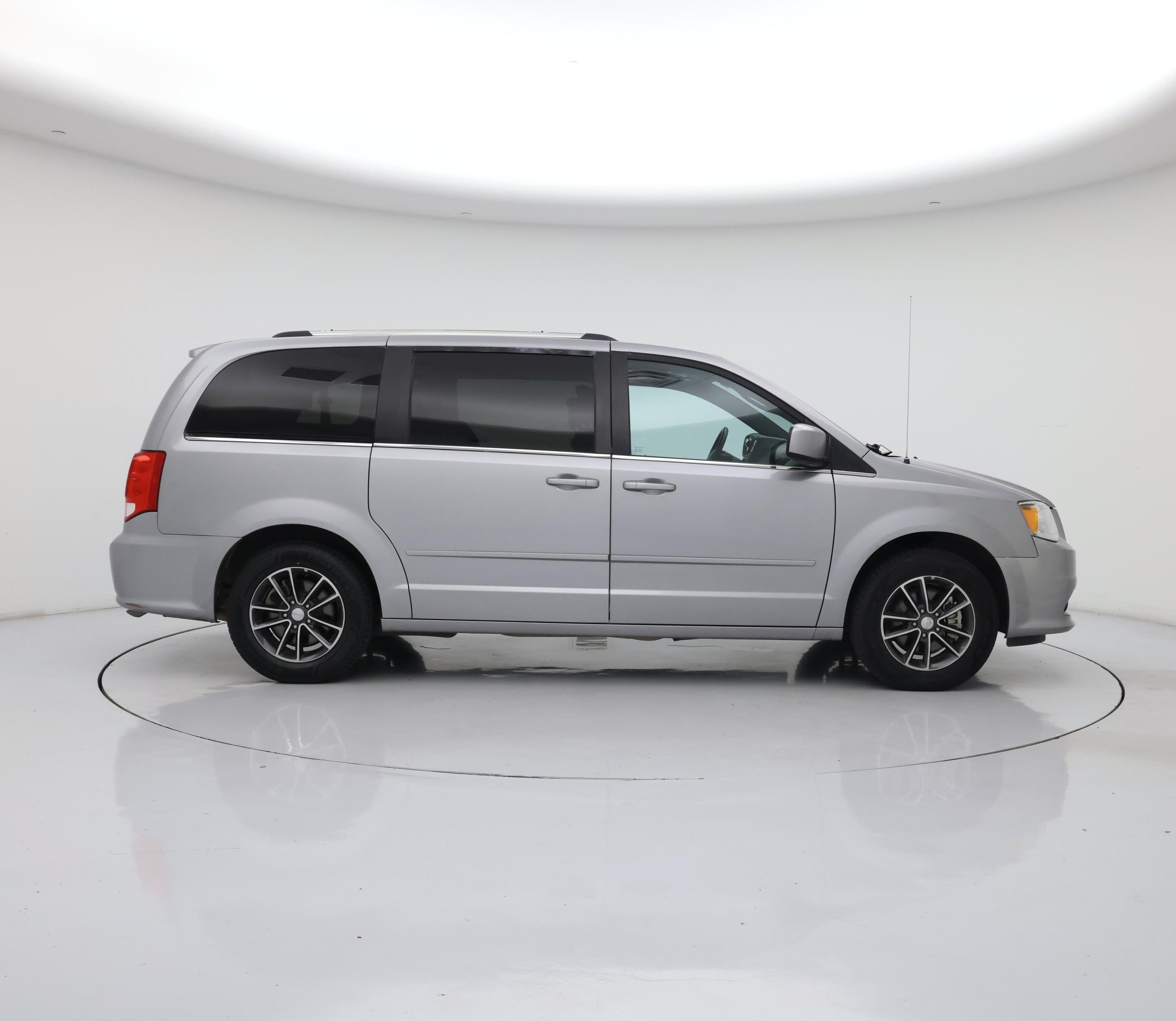 Thumbnail: 2017 Dodge Grand Caravan - 7