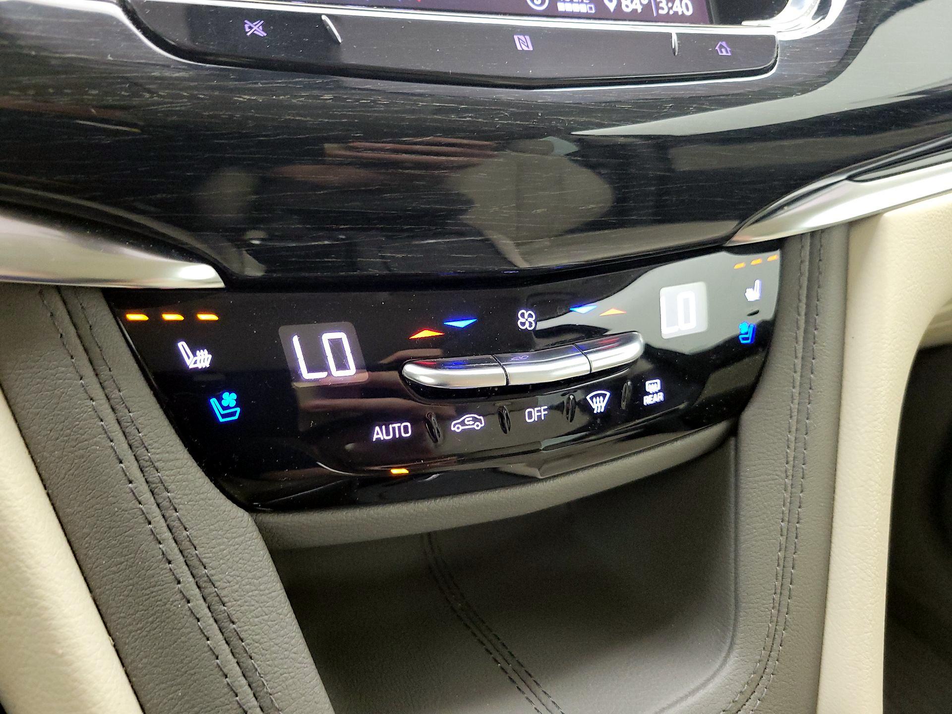 Thumbnail: 2020 Cadillac XT6 - 17