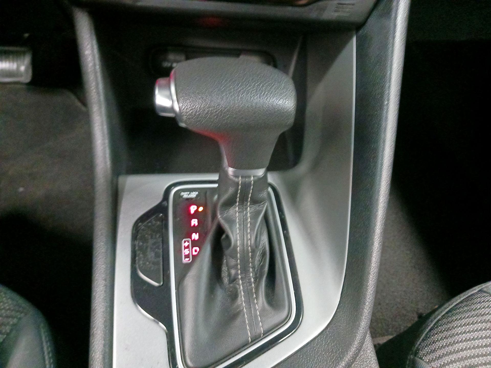 Thumbnail: 2020 Kia Niro - 15