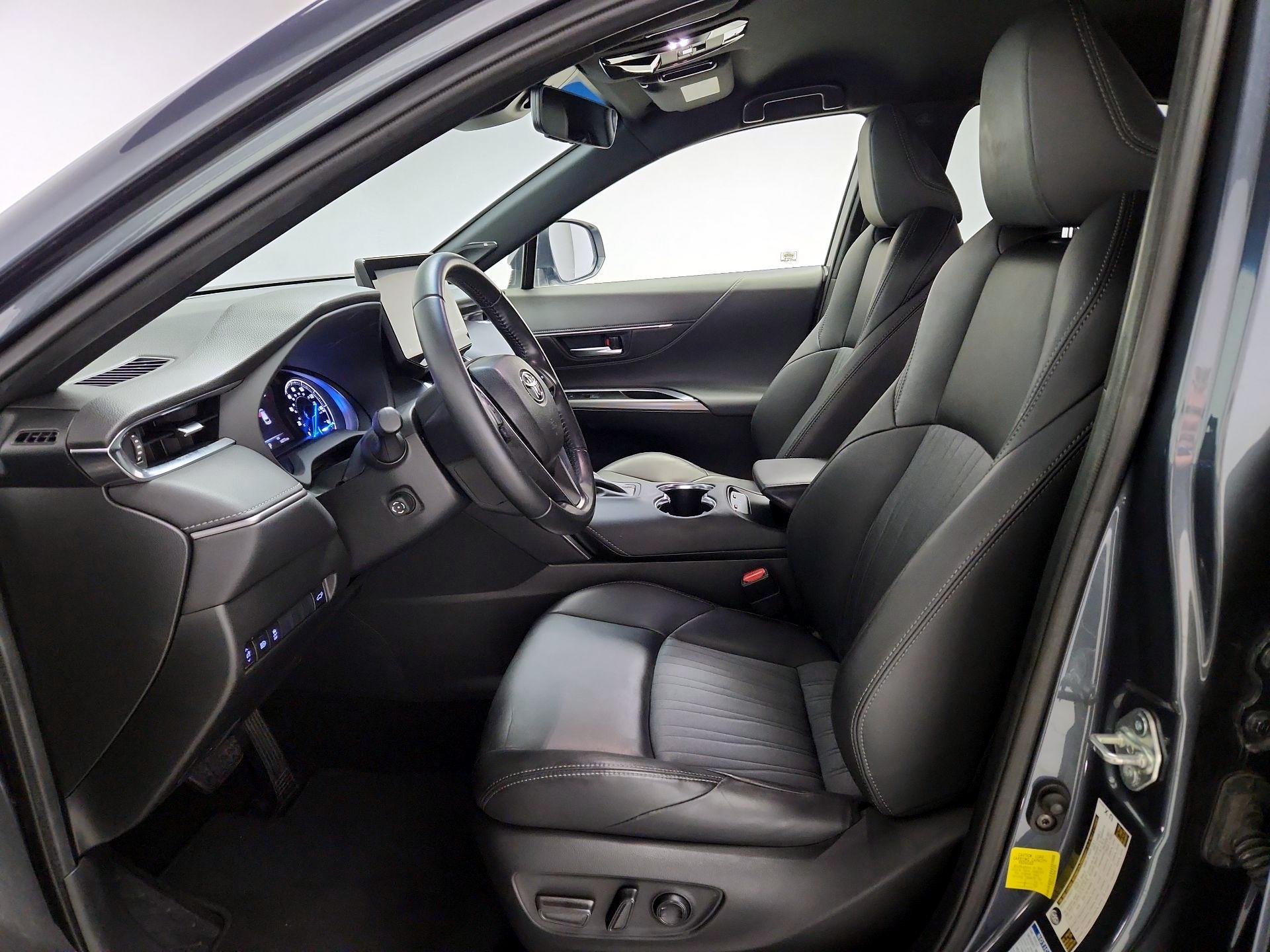 Thumbnail: 2021 Toyota Venza - 11