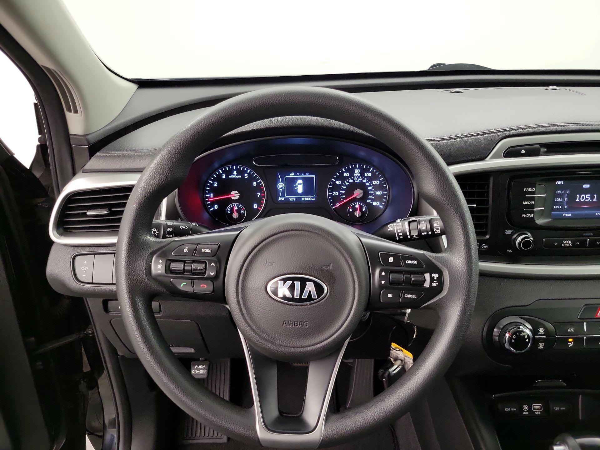 Thumbnail: 2017 Kia Sorento - 10
