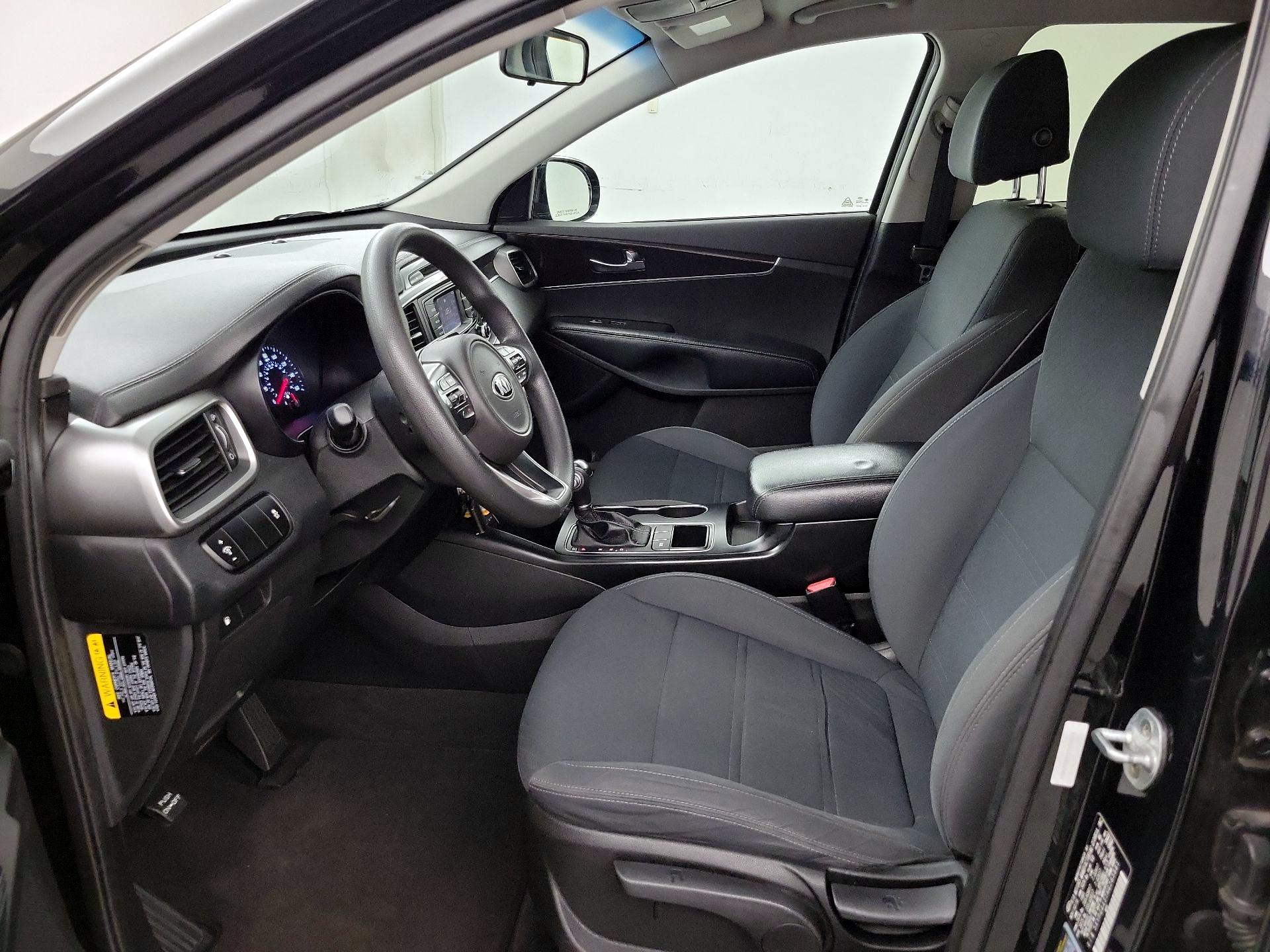 Thumbnail: 2017 Kia Sorento - 11