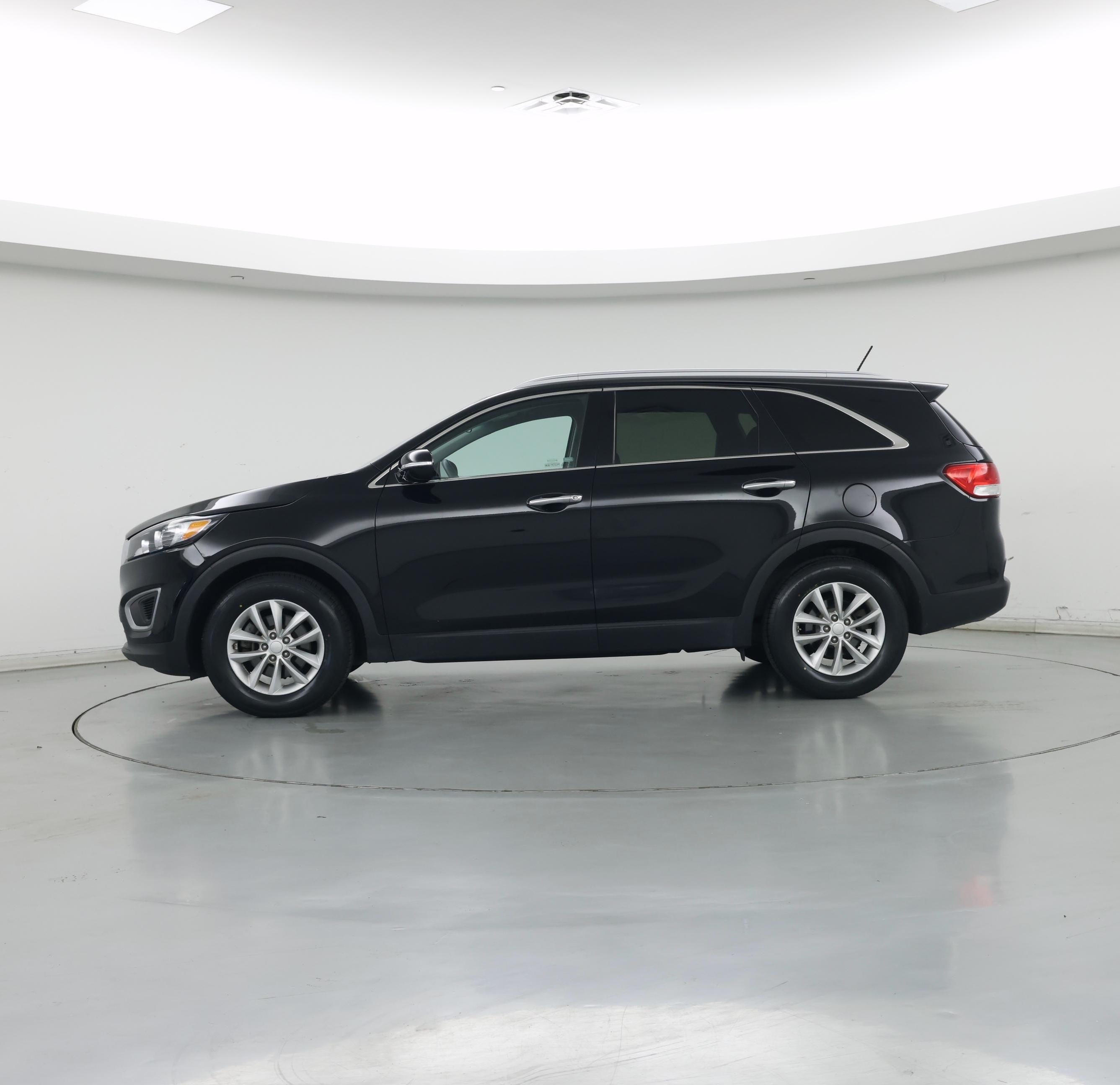 Thumbnail: 2017 Kia Sorento - 3