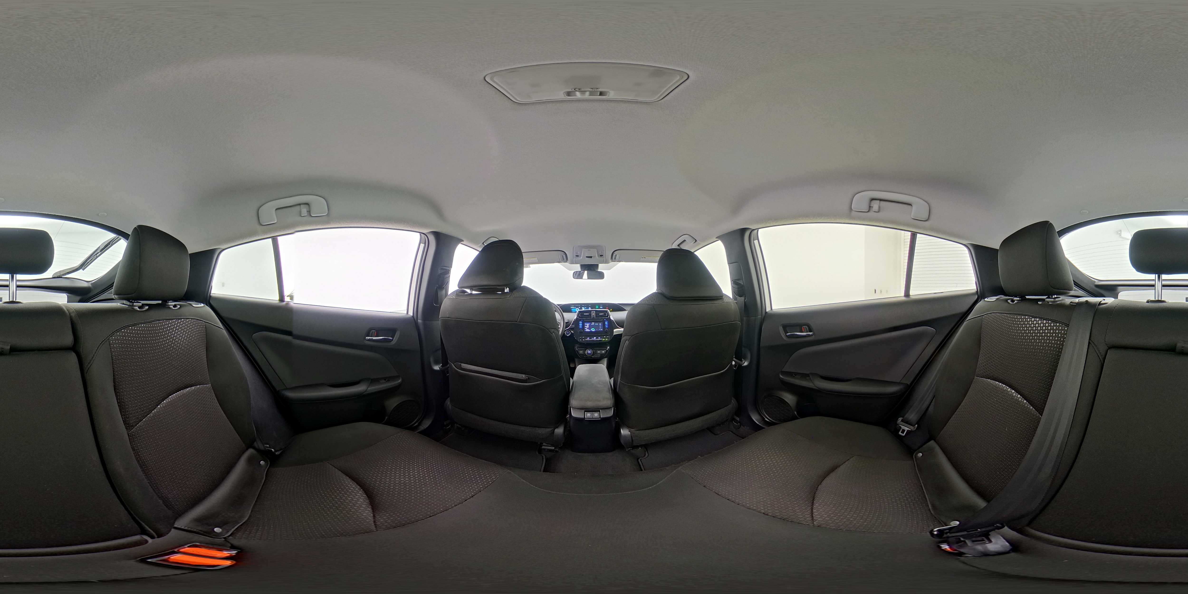 2019 Toyota Prius LE - Photo 26