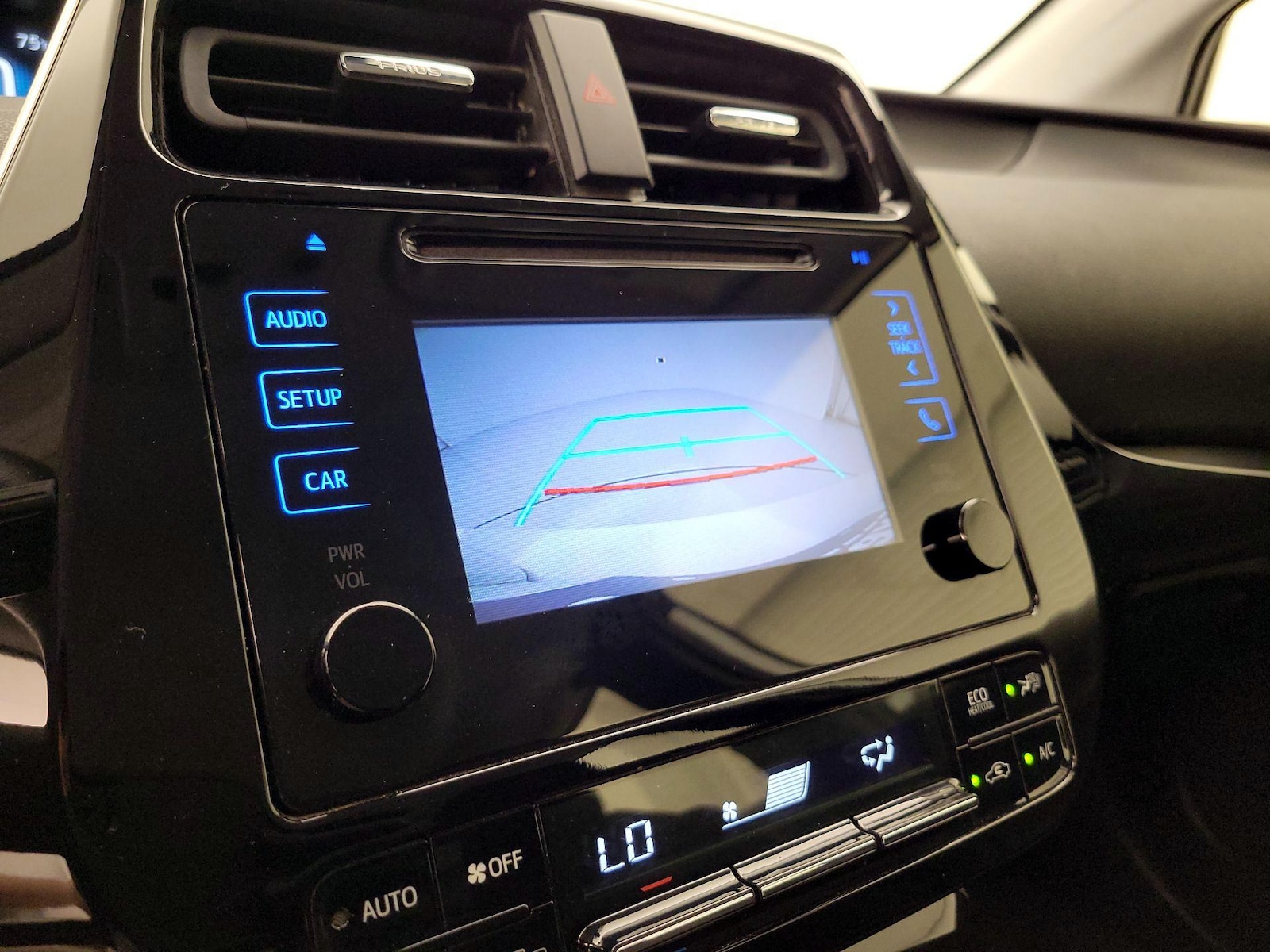2019 Toyota Prius LE - Photo 15