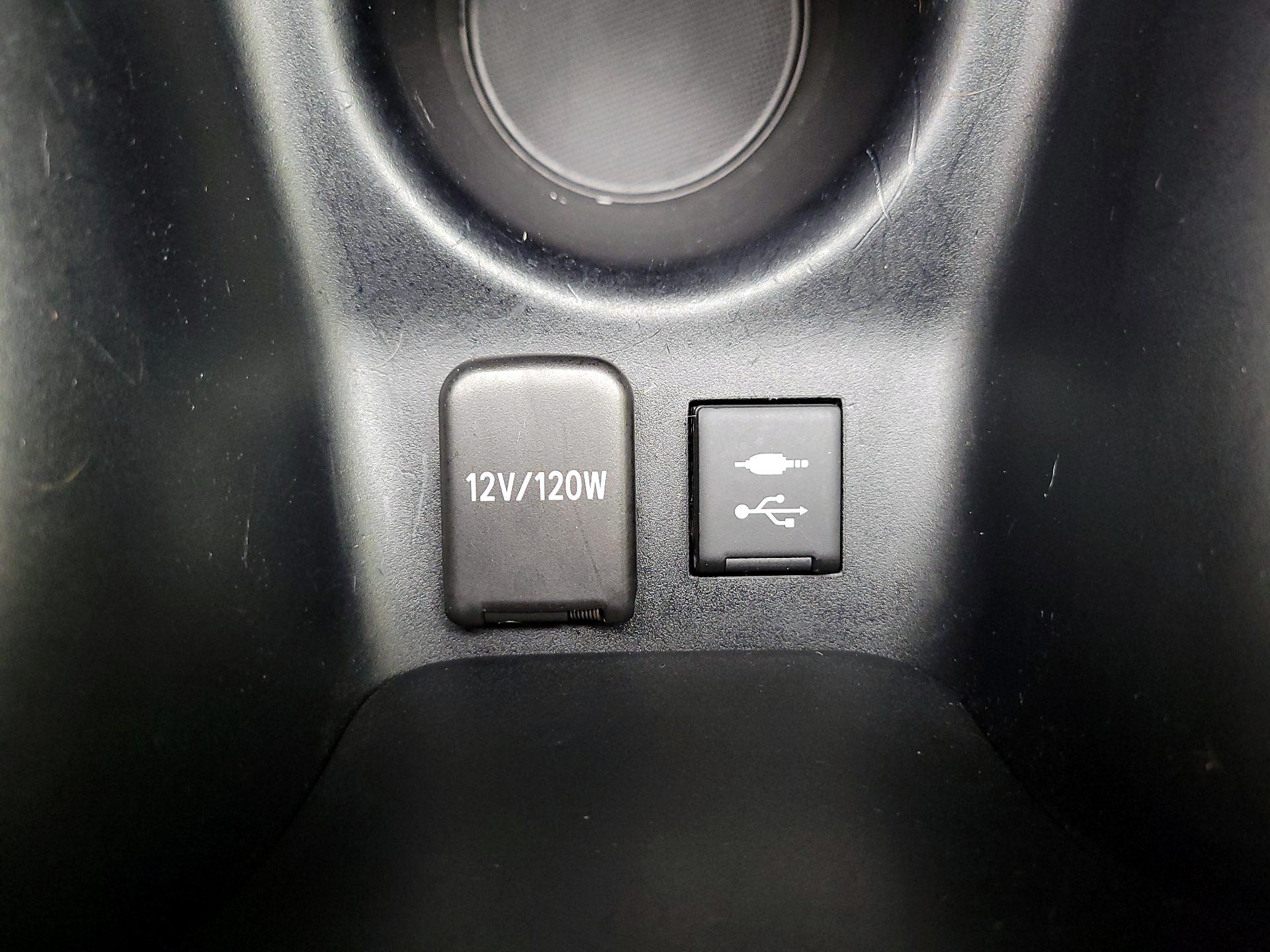 Thumbnail: 2019 Toyota Prius - 18