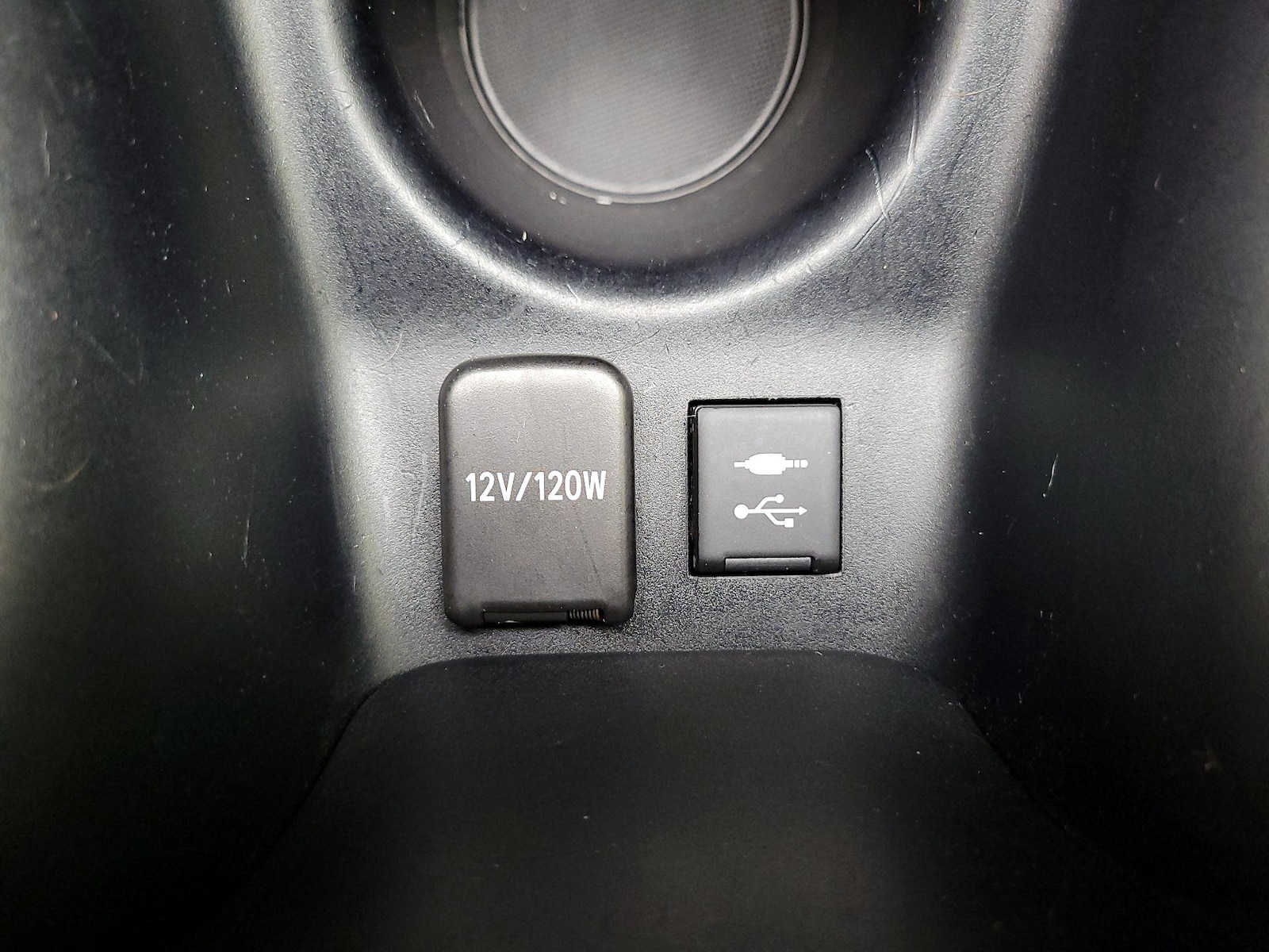 2019 Toyota Prius LE - Photo 19