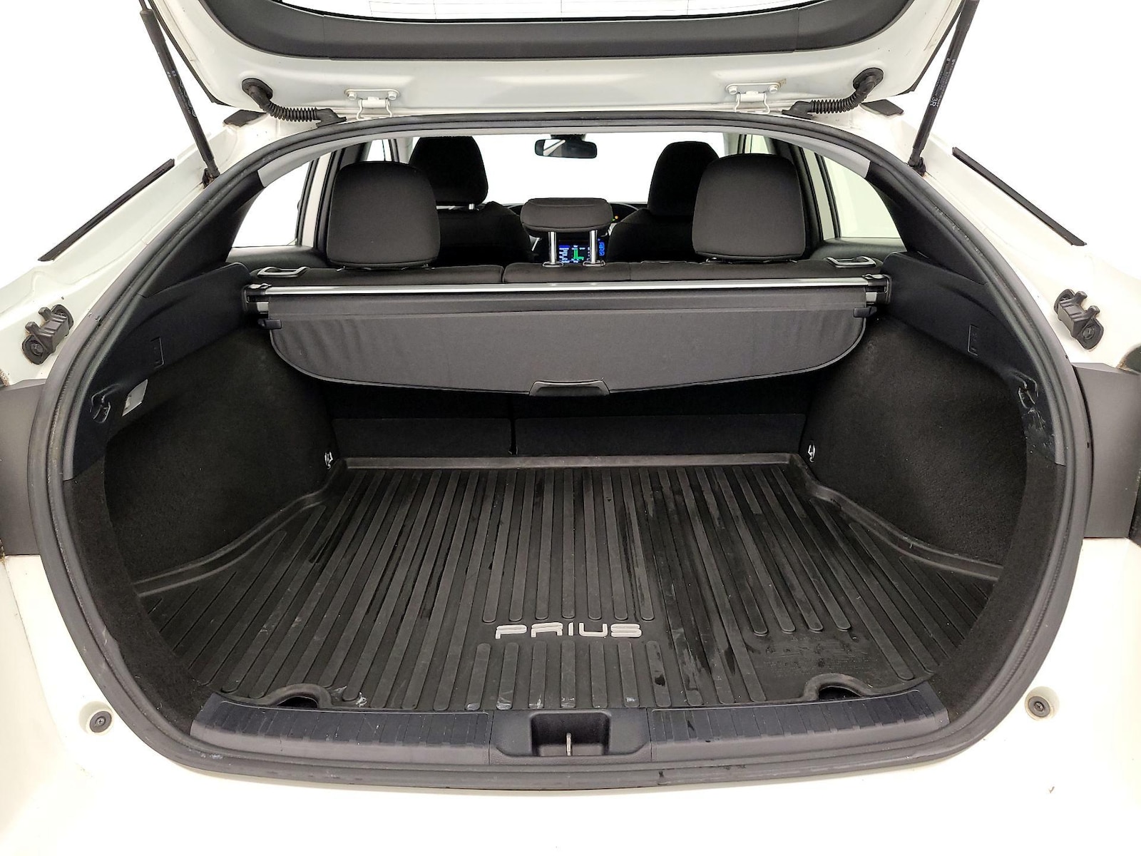 2019 Toyota Prius LE - Photo 21