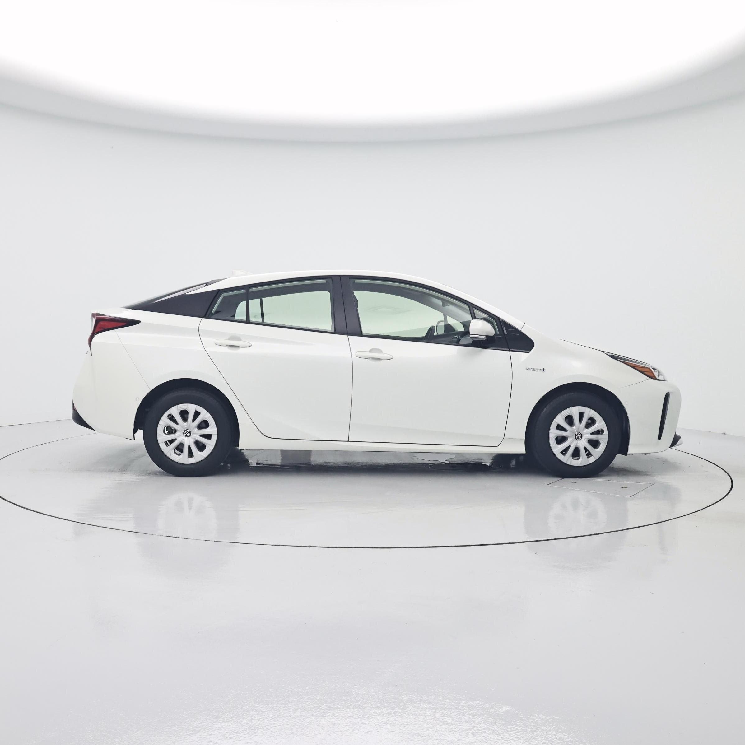 Thumbnail: 2019 Toyota Prius - 7