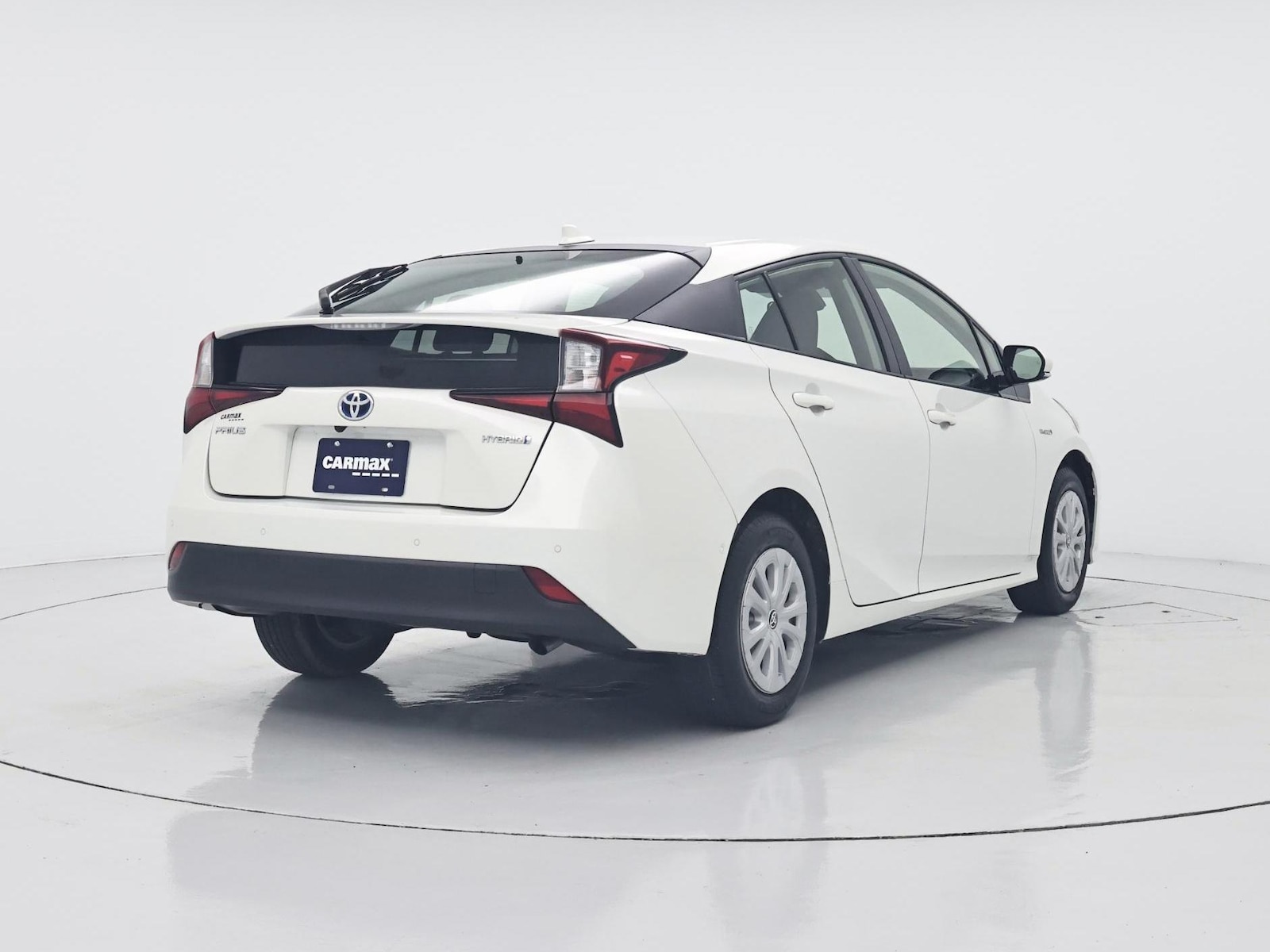 2019 Toyota Prius LE - Photo 9