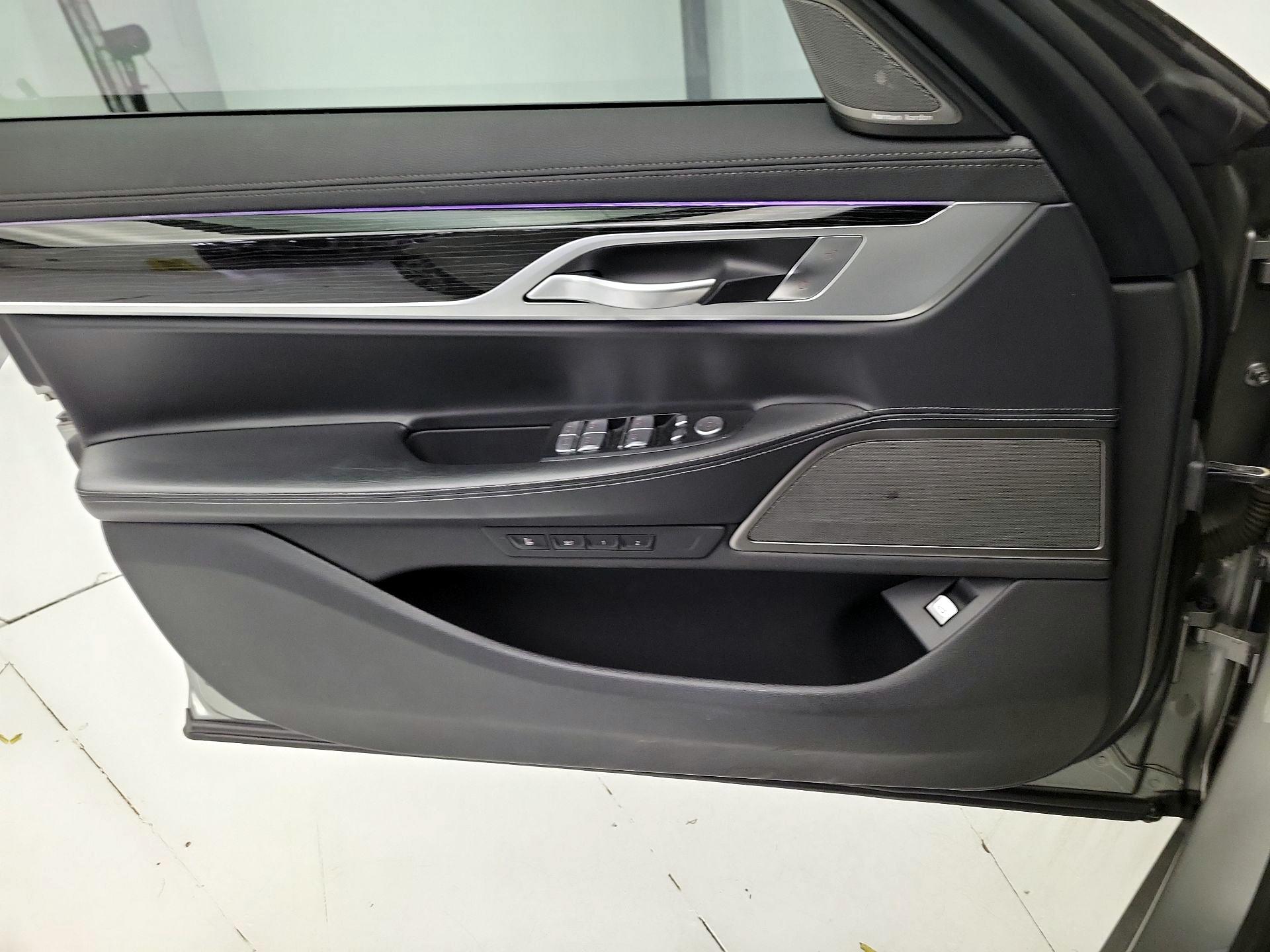 Thumbnail: 2021 BMW 7 Series - 12