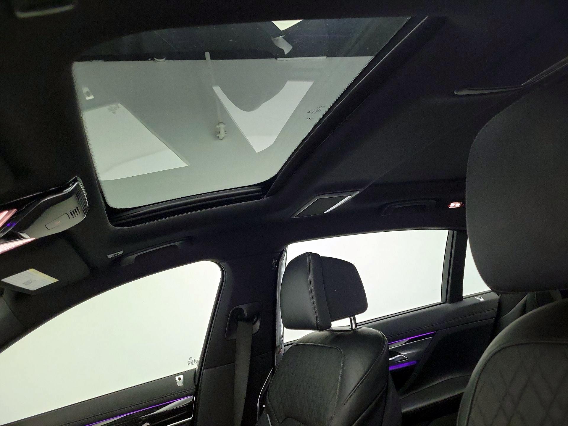 Thumbnail: 2021 BMW 7 Series - 20