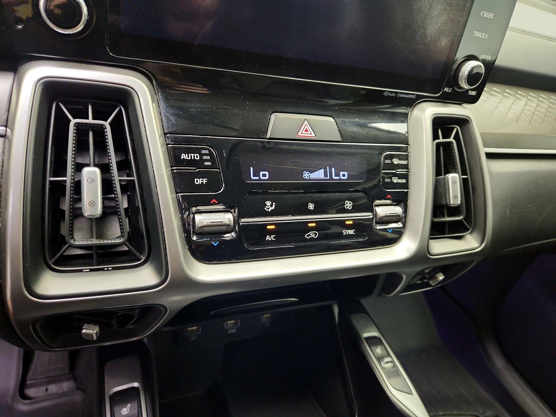 Thumbnail: 2022 Kia Sorento - 17