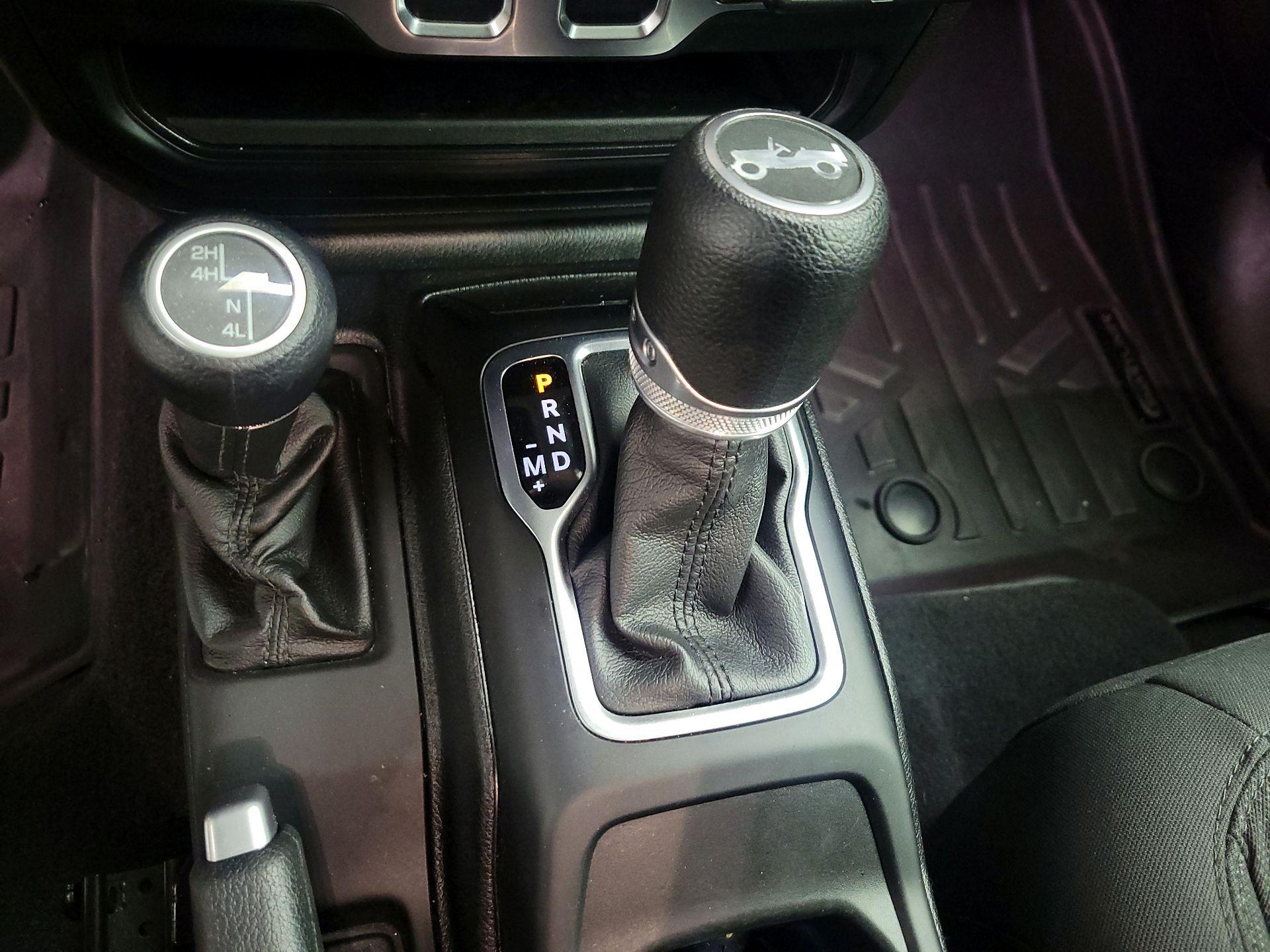 Thumbnail: 2019 Jeep Wrangler - 17