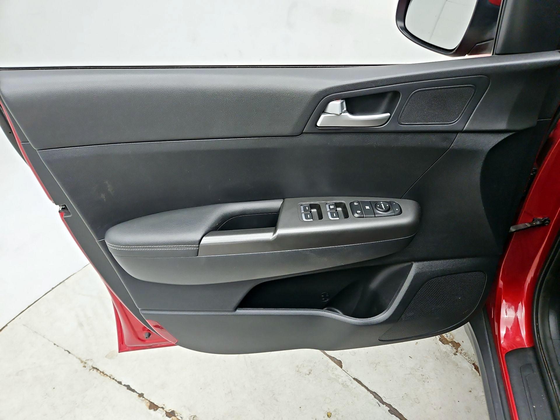Thumbnail: 2019 Kia Sportage - 12
