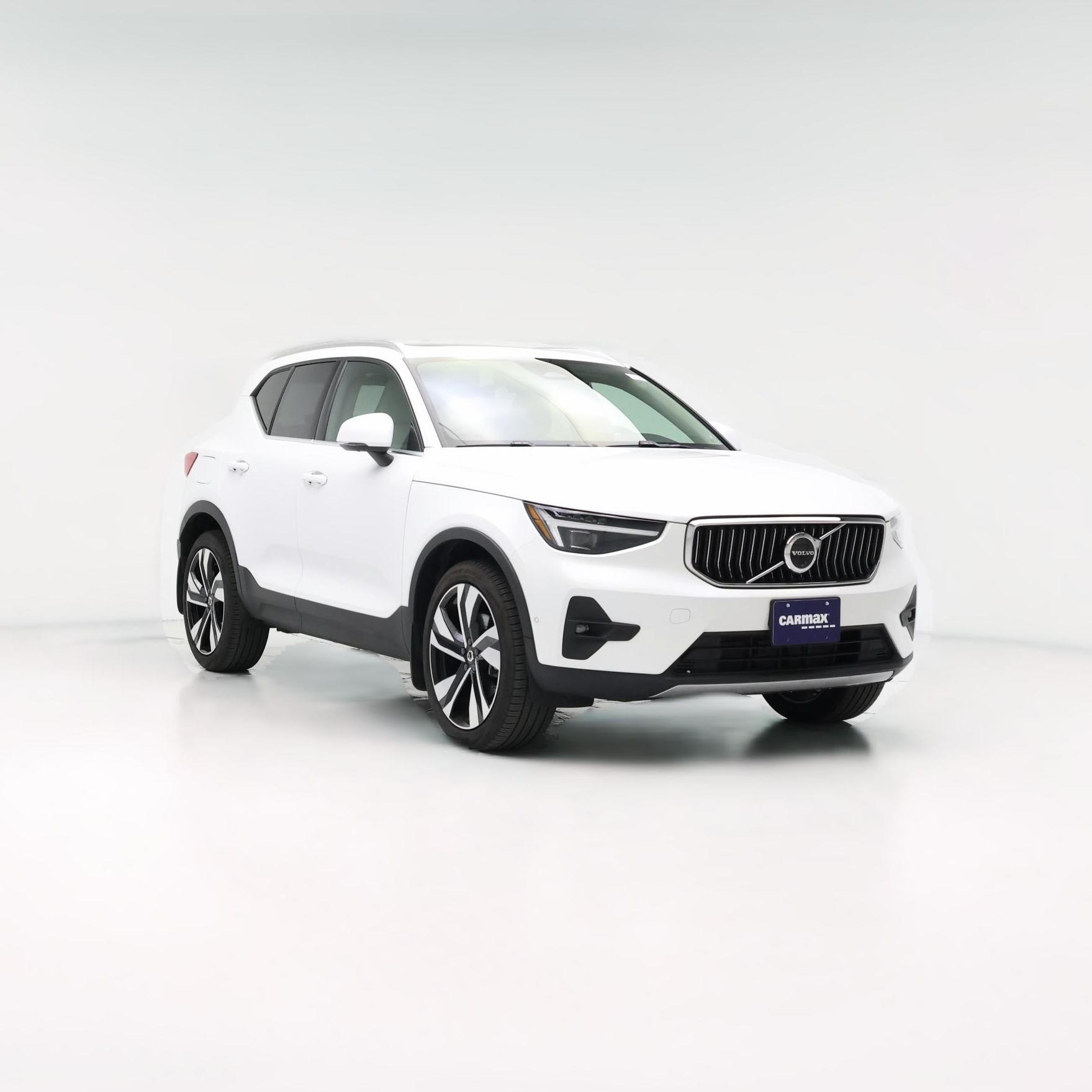 Thumbnail: 2025 Volvo XC40 - 1