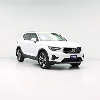 2025 Volvo XC40 B5 Plus Bright Theme