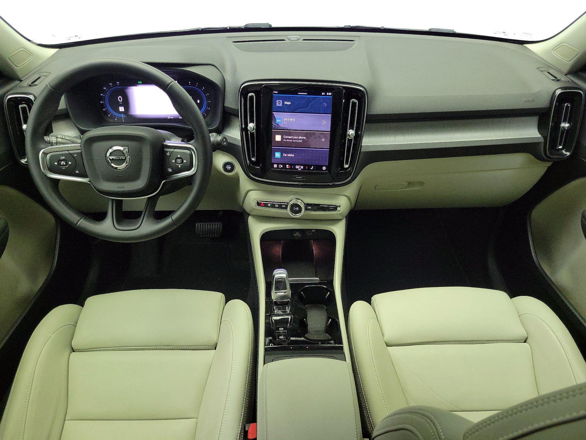 Thumbnail: 2025 Volvo XC40 - 9