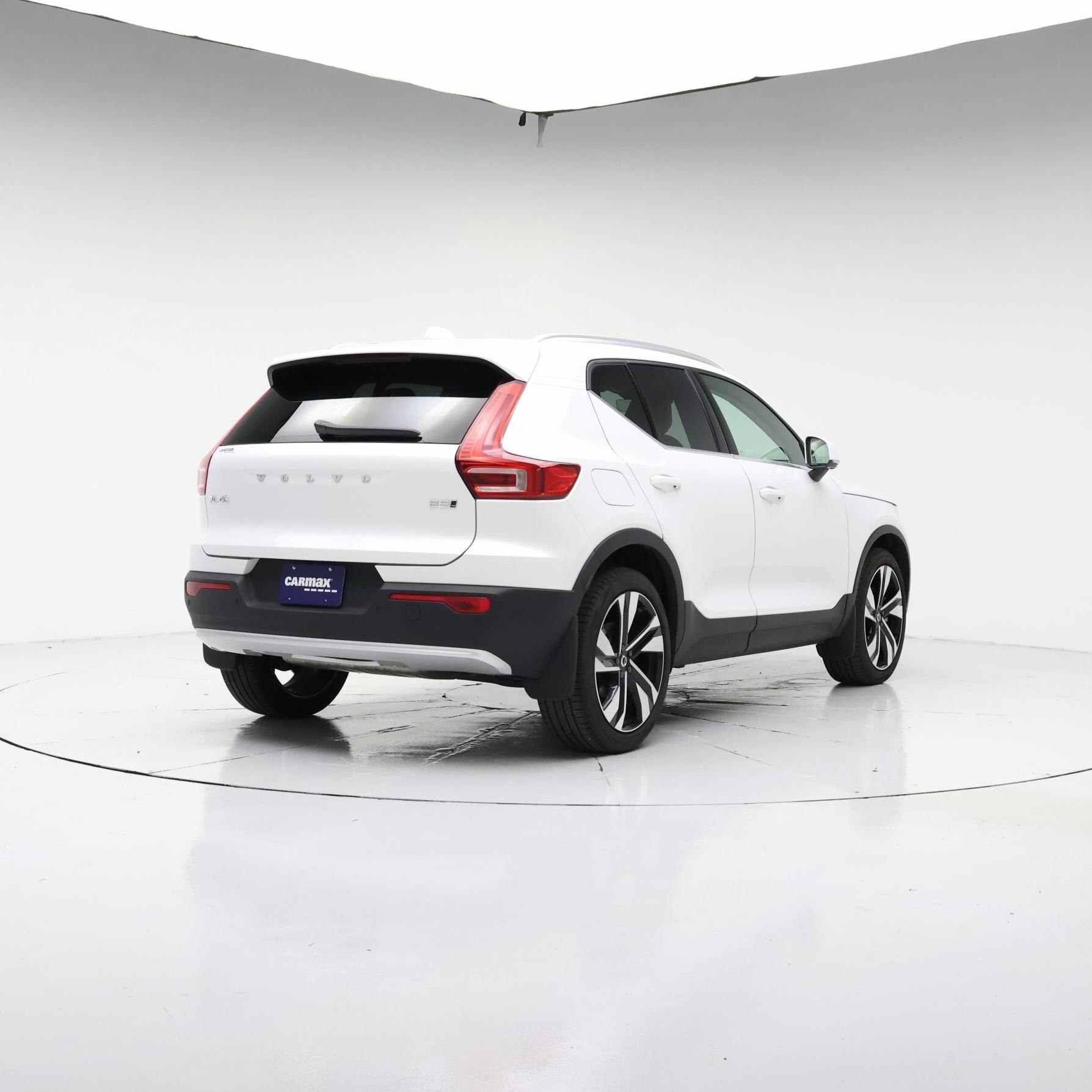 Thumbnail: 2025 Volvo XC40 - 8
