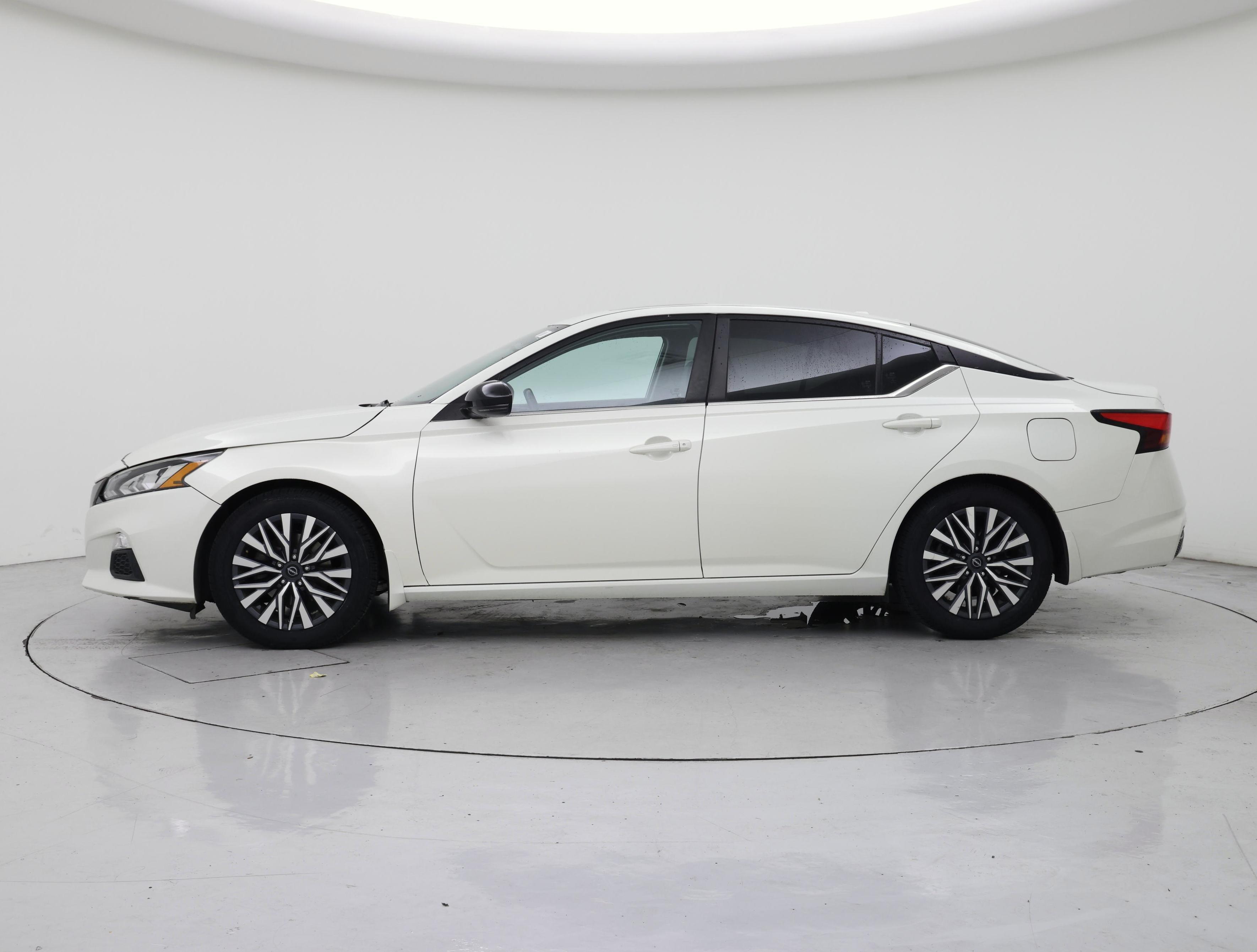 Thumbnail: 2020 Nissan Altima - 3
