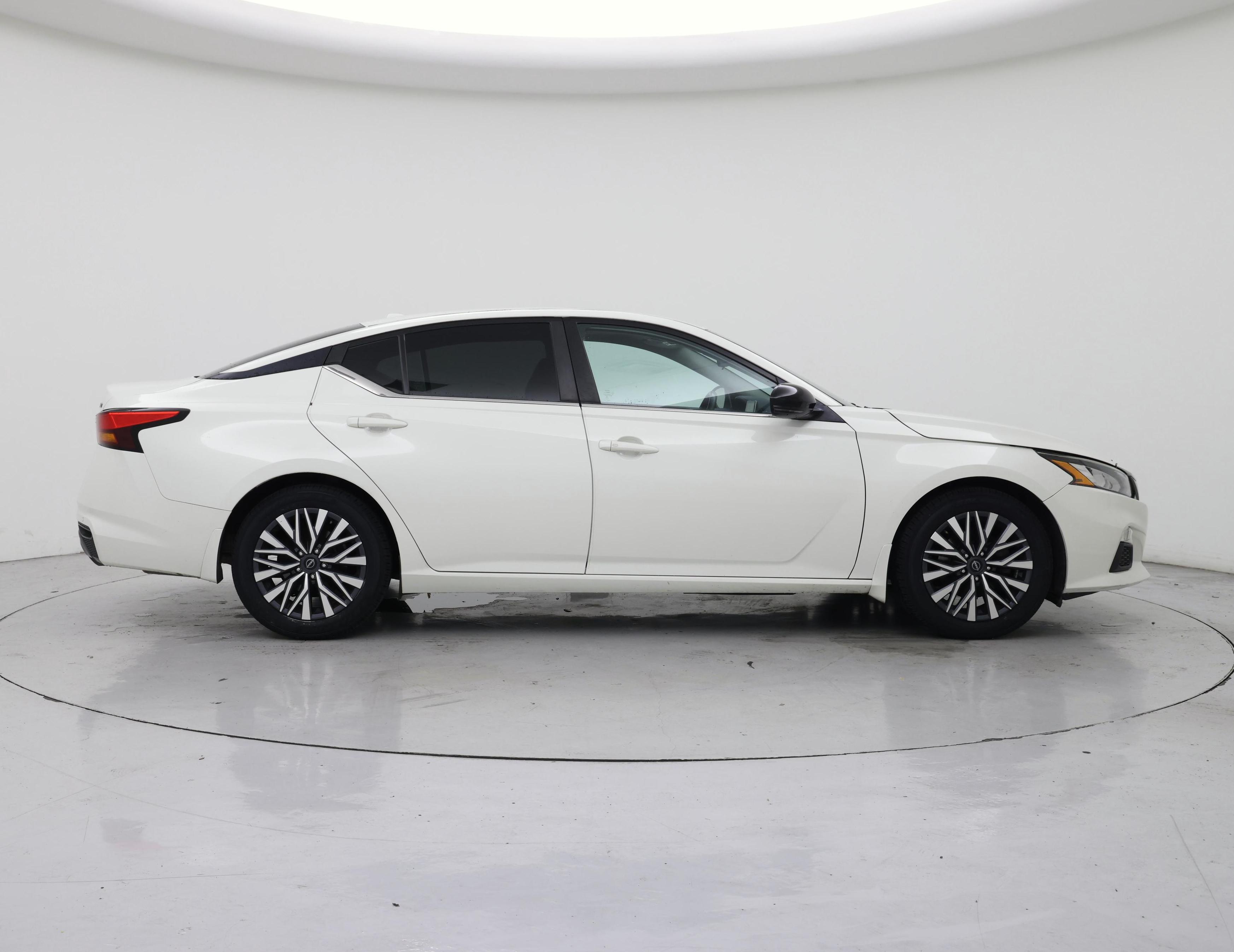 Thumbnail: 2020 Nissan Altima - 7