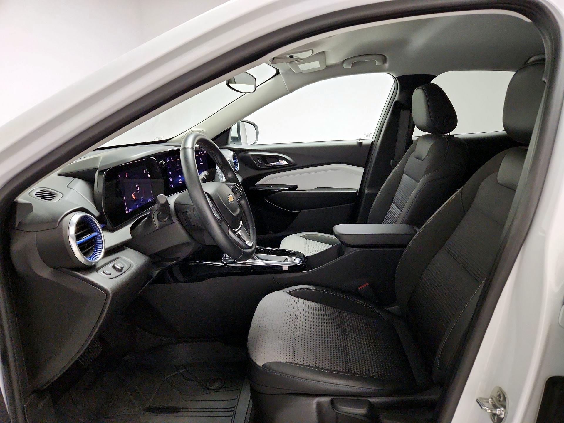 Thumbnail: 2025 Chevrolet Trax - 11