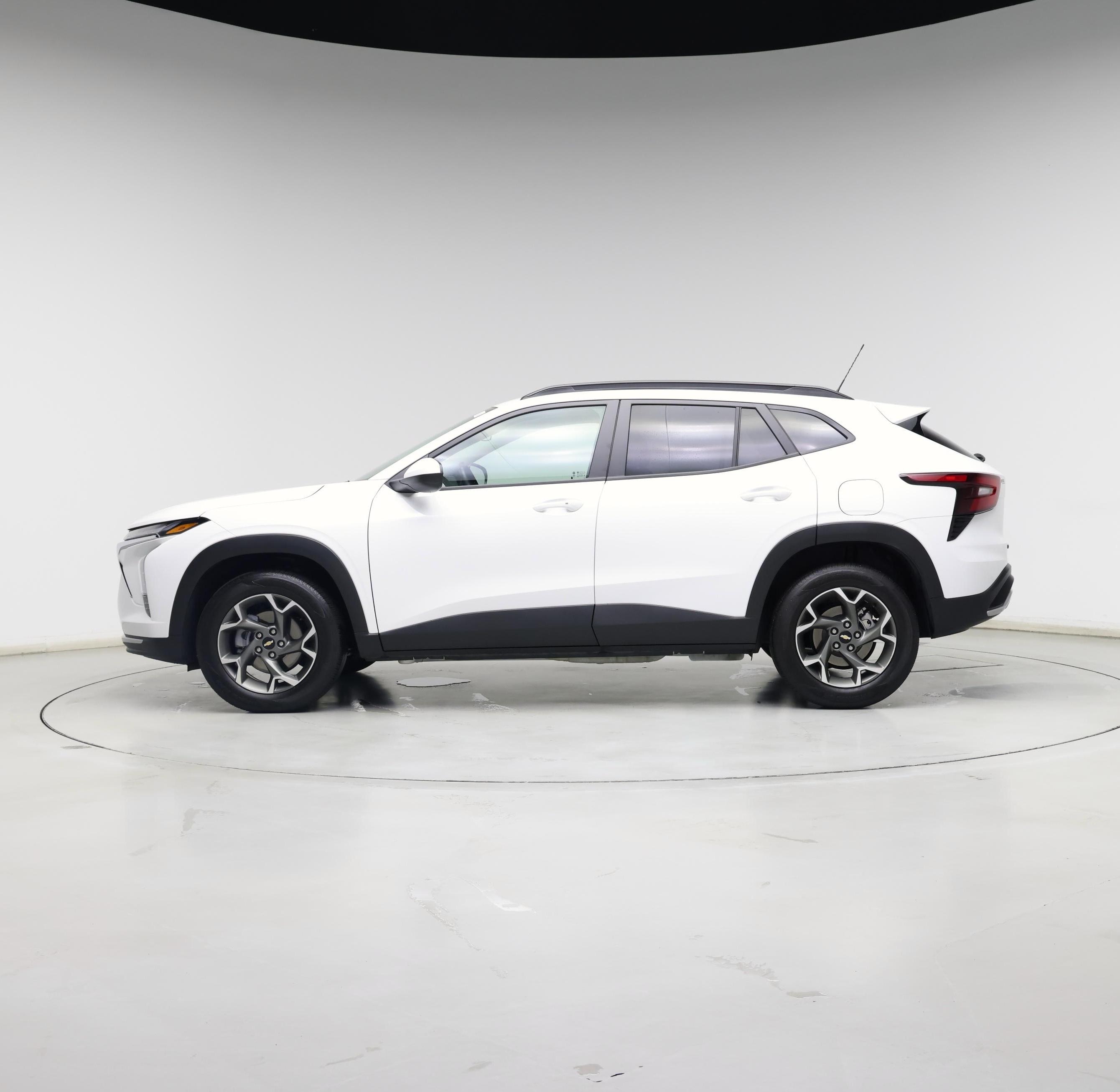 Thumbnail: 2025 Chevrolet Trax - 3