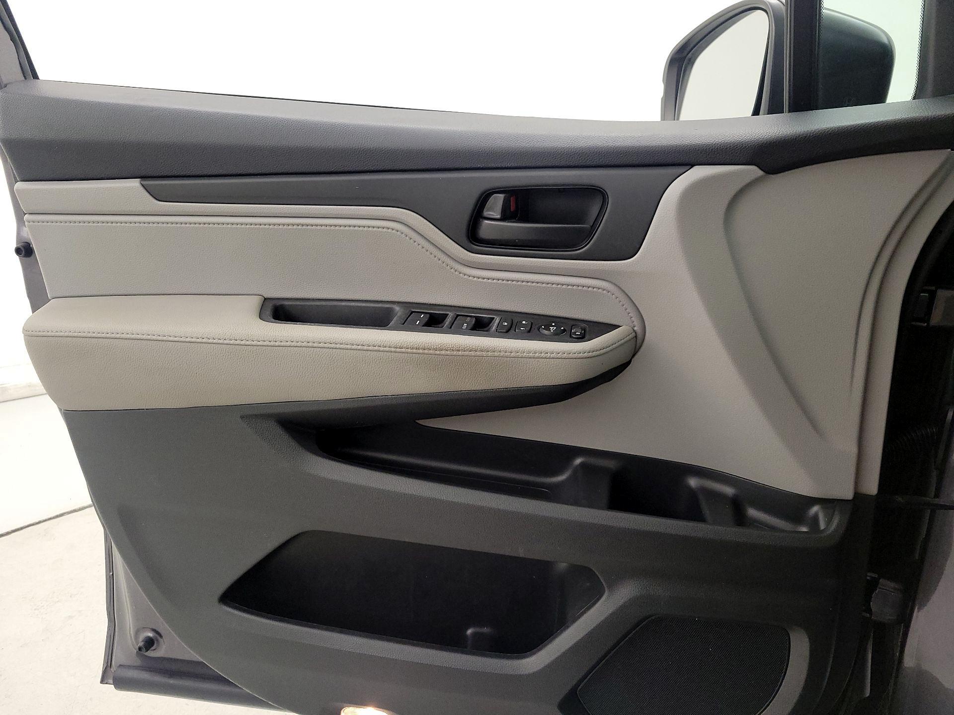 Thumbnail: 2020 Honda Odyssey - 12