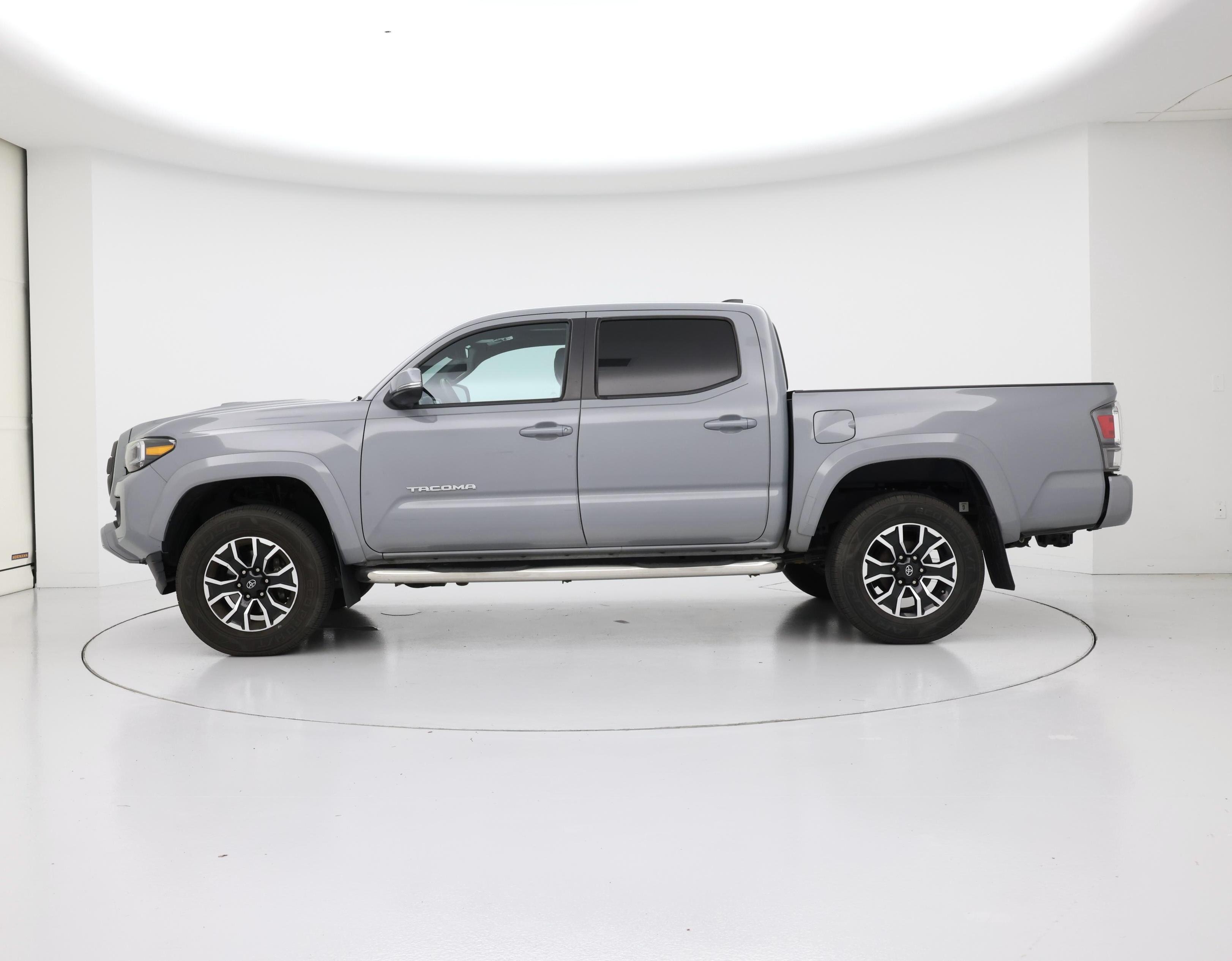 Thumbnail: 2020 Toyota Tacoma - 3