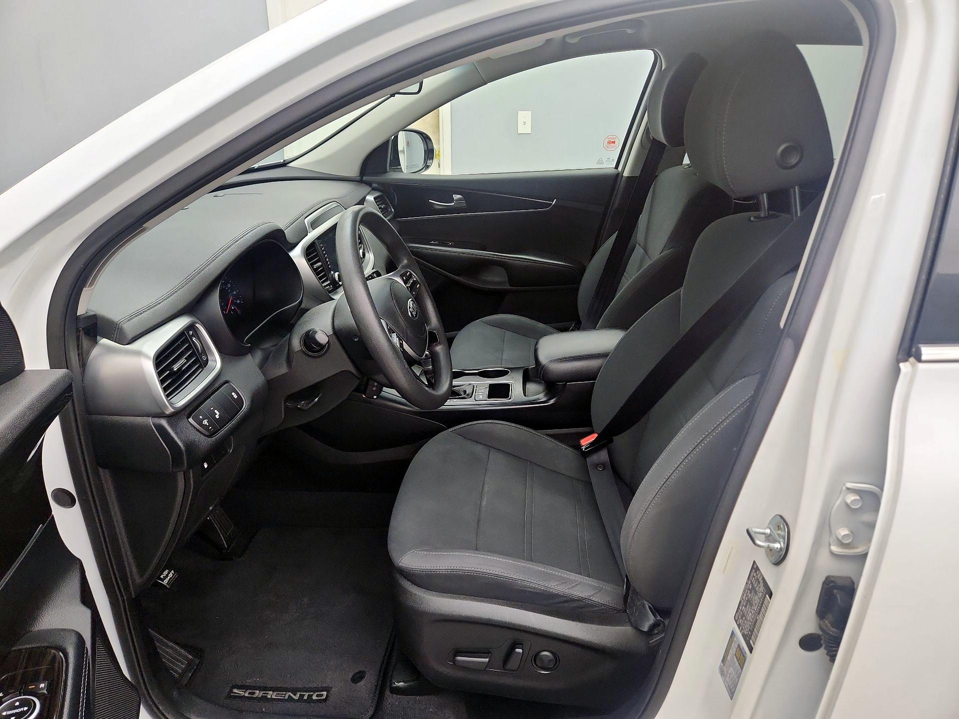 Thumbnail: 2019 Kia Sorento - 11