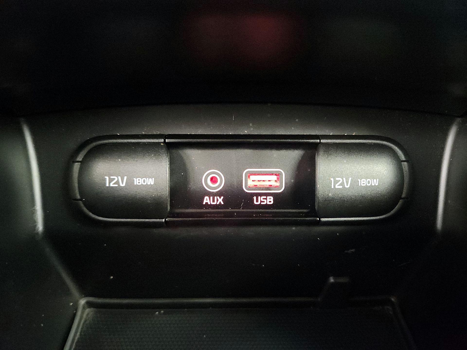 Thumbnail: 2019 Kia Sorento - 18