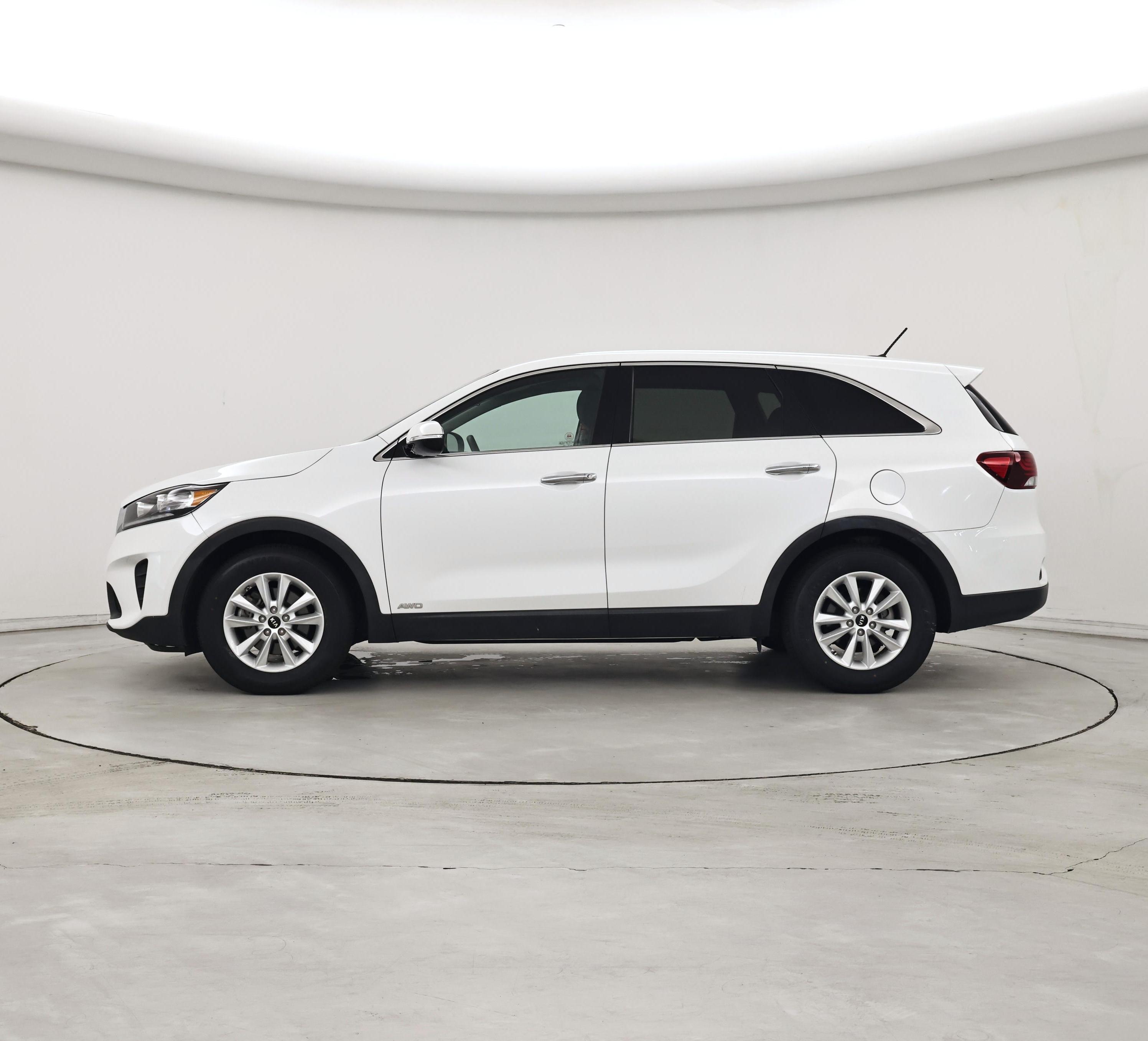 Thumbnail: 2019 Kia Sorento - 3