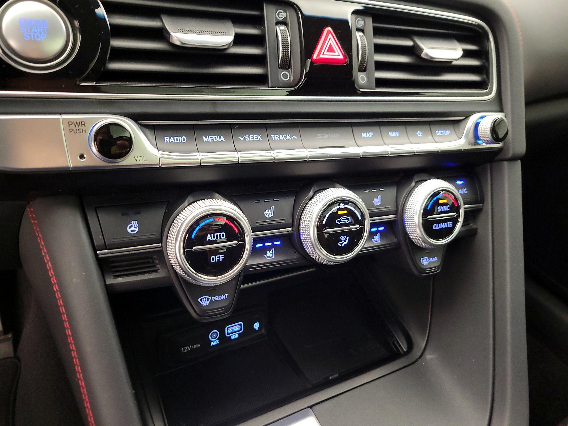Thumbnail: 2020 Genesis G70 - 16