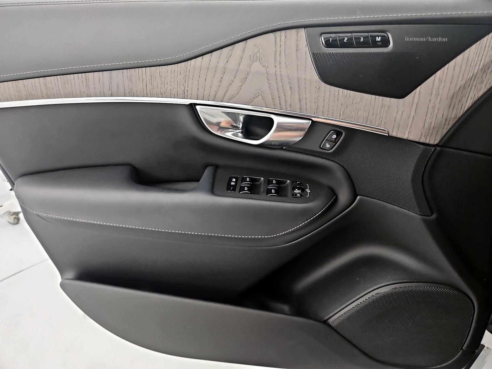 Thumbnail: 2021 Volvo XC90 - 12