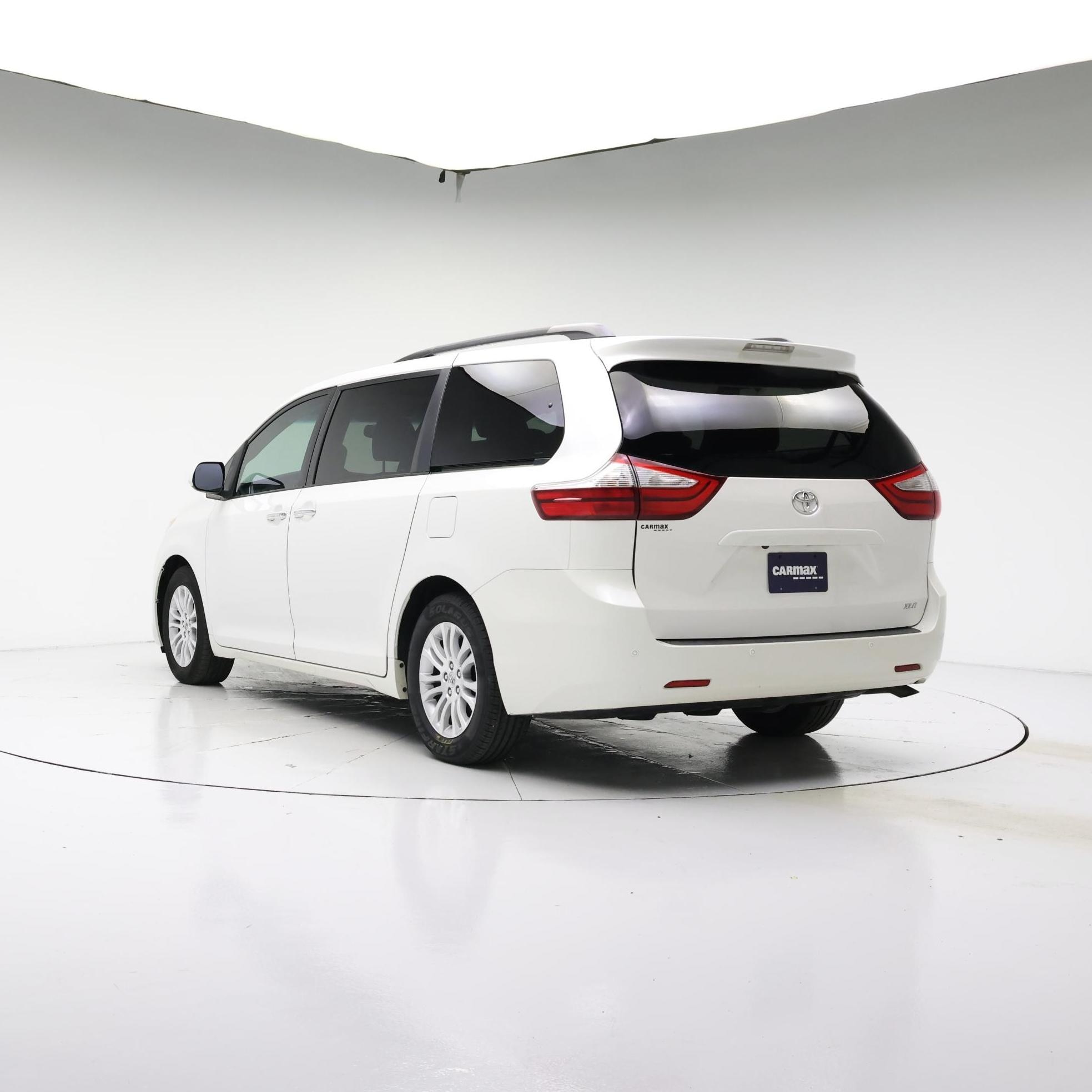 Thumbnail: 2015 Toyota Sienna - 2