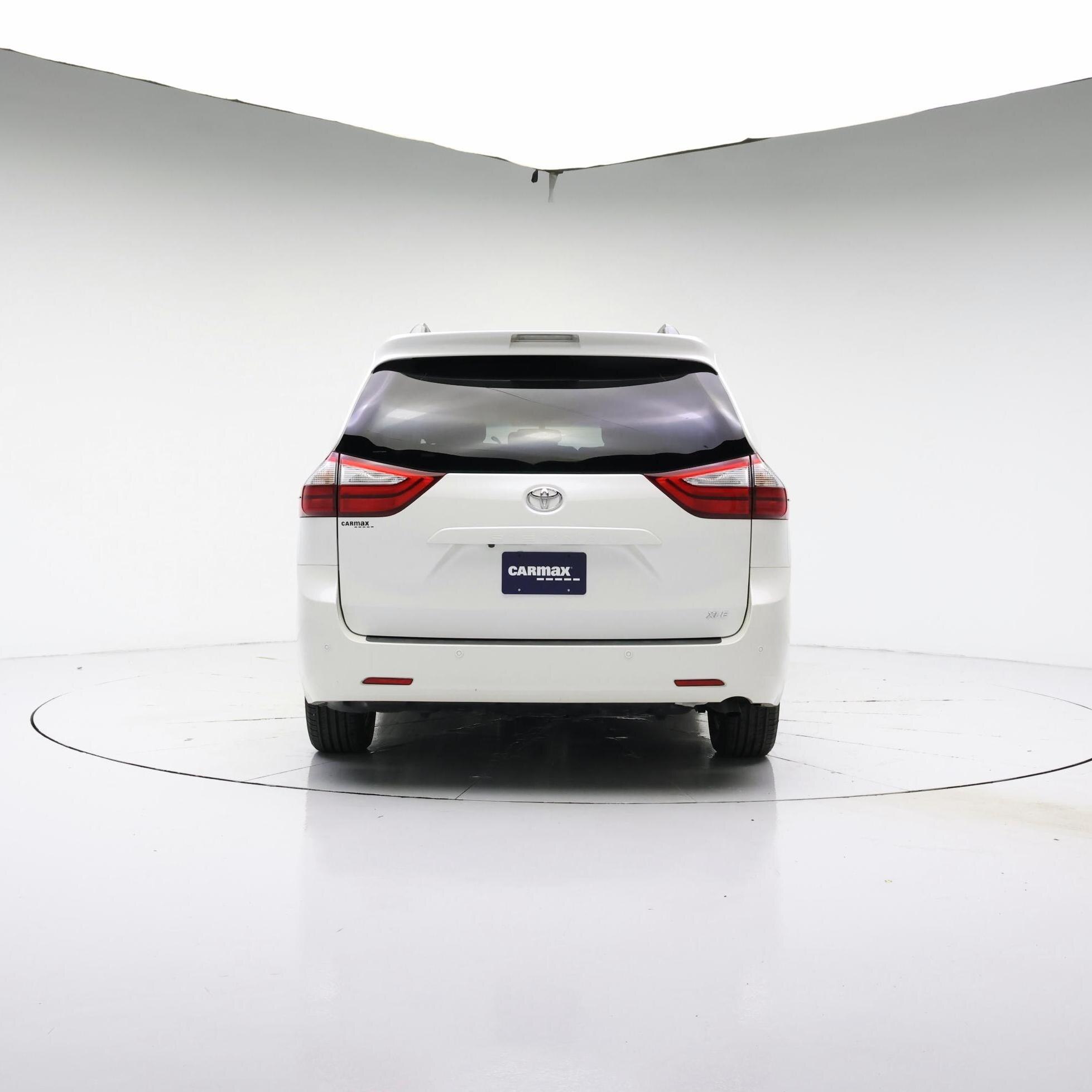 Thumbnail: 2015 Toyota Sienna - 6