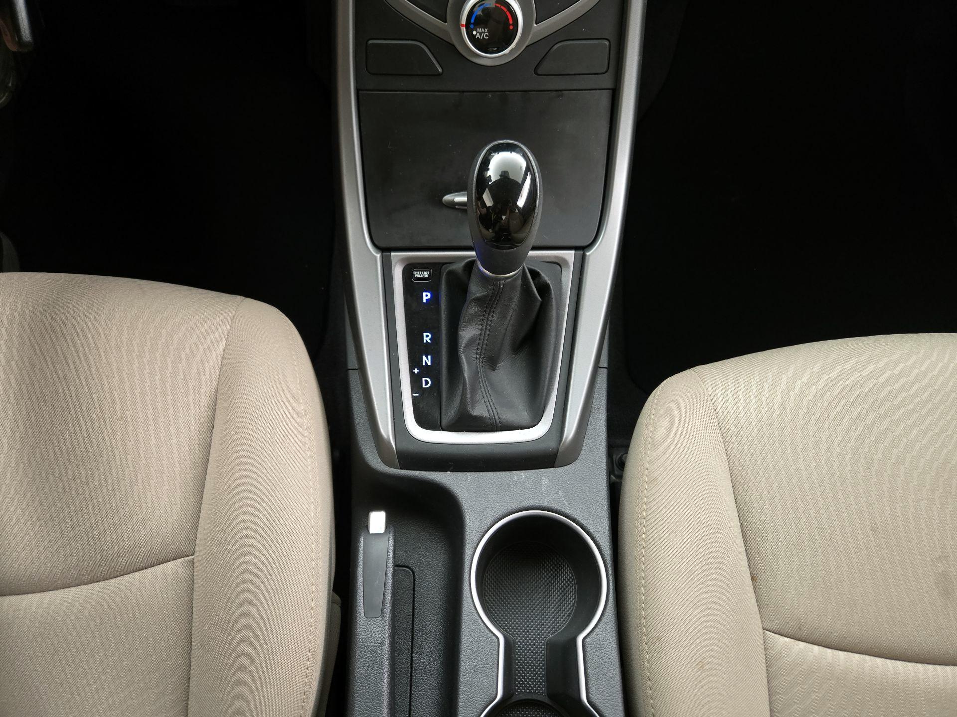 Thumbnail: 2016 Hyundai Elantra - 15