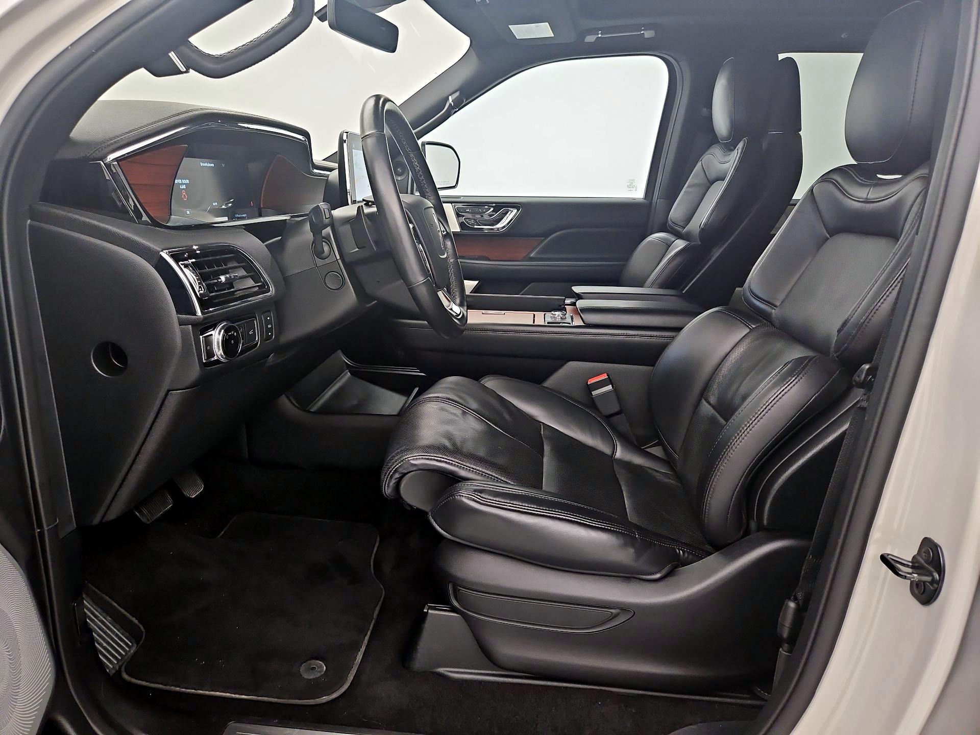 Thumbnail: 2020 Lincoln Navigator - 11