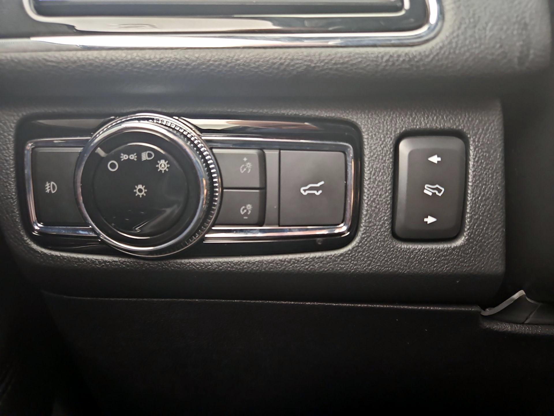 Thumbnail: 2020 Lincoln Navigator - 13